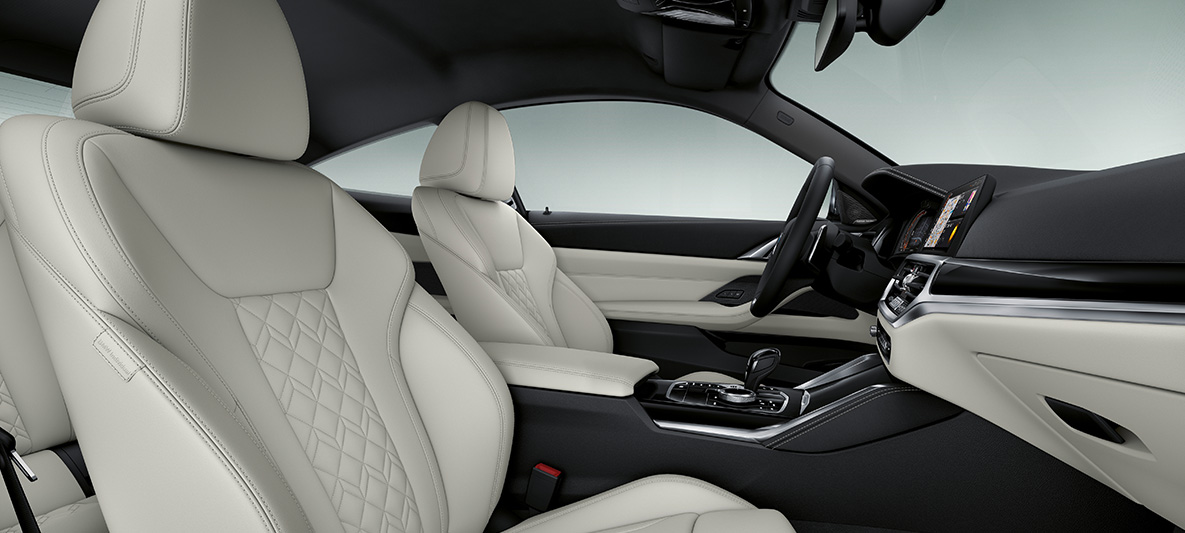 Merino bőrkárpit, Elefántcsont, BMW 4 Coupé, Individual, G22, 2020, belső tér BMW Individual Merino bőrkárpit kibővített tartalommal, Elefántcsont, BMW 4 Coupé, Individual, G22, 2020, belső tér, műszerfal