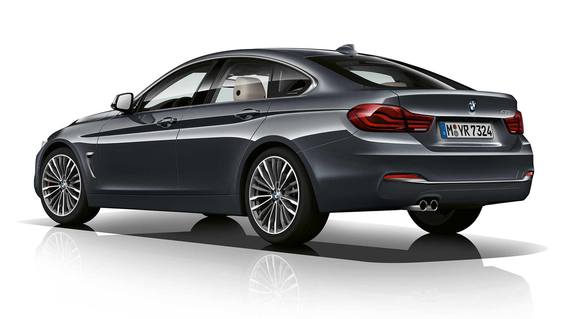 BMW 4-es, BMW 4-es Gran Coupé, Luxury Line modell háromnegyedes hátulnézetből, Coupé, Luxury Line modell háromnegyedes hátulnézetből BMW 4-es Gran Coupé, a Luxury Line modell háromnegyedes hátulnézetből