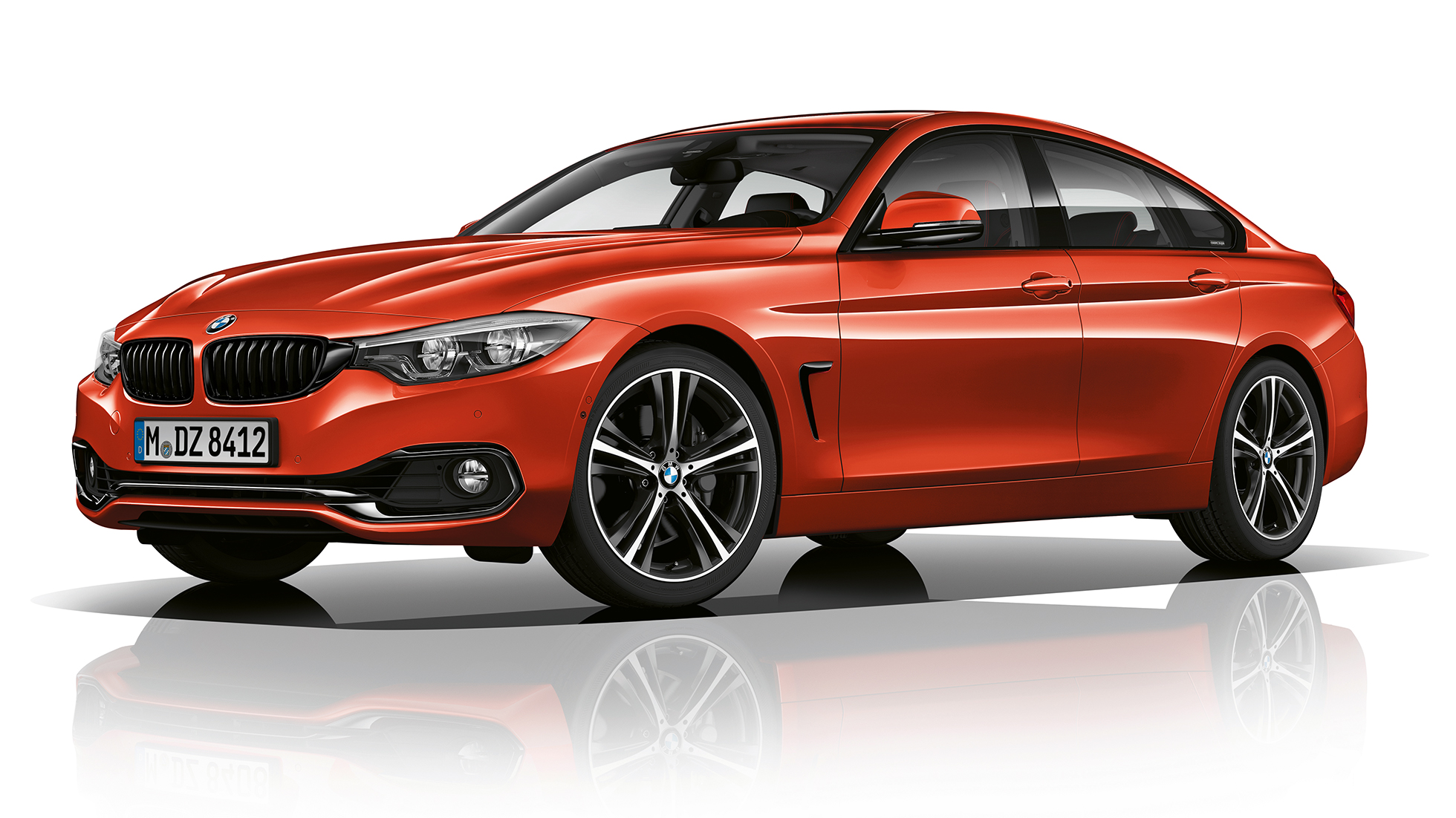 BMW 4-es Gran Coupé, a Sport Line modell háromnegyedes elölnézetből BMW 4-es Gran Coupé, a Sport Line modell háromnegyedes elölnézetből