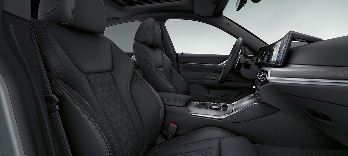 Merino bőrkárpit, fekete, BMW 4 Gran Coupé, G26, 2021, belső tér BMW Individual Merino bőrkárpit kibővített tartalommal, fekete, BMW 4 Gran Coup, G26, 2021, belső tér