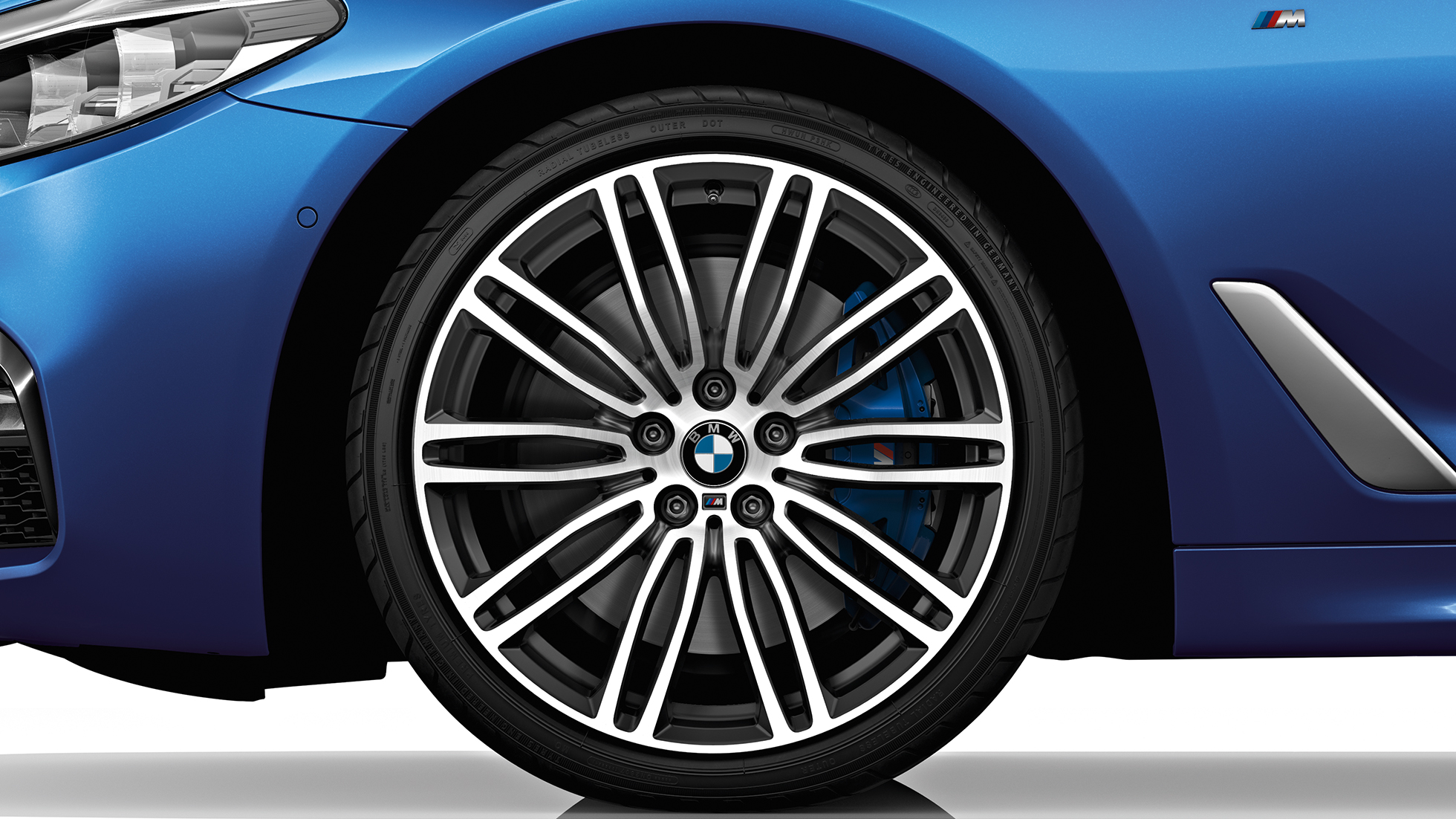 M Sport csomag, kerekek, BMW 5 Limousine, 540i Limousine M Sport csomag, BMW 5 Limousine, 540i Limousine, G30, Mediterrán kék metál, kerekek