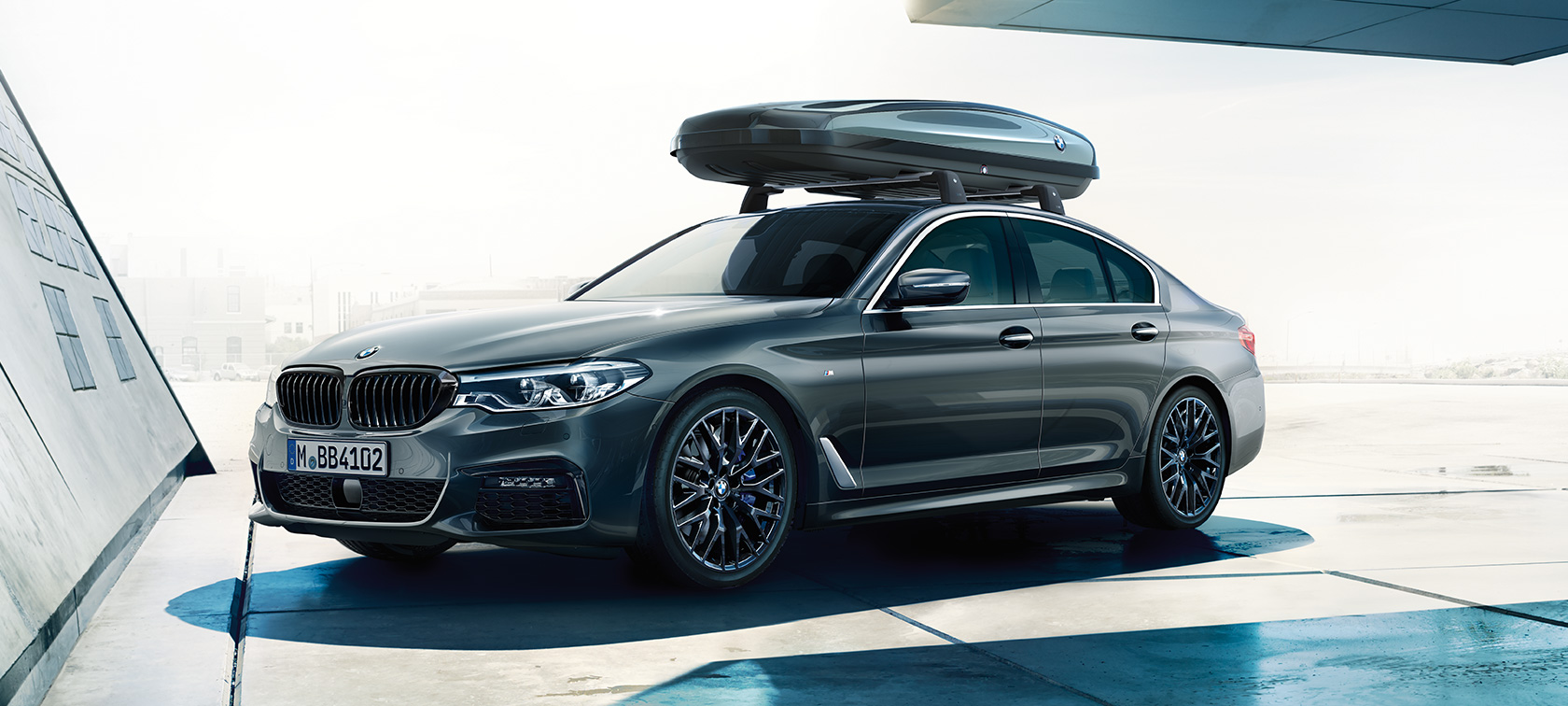 Tartozékok, BMW 5 Limousine, G30 BMW 5 Limousine, G30, egy BMW az 520 tetőboxszal.