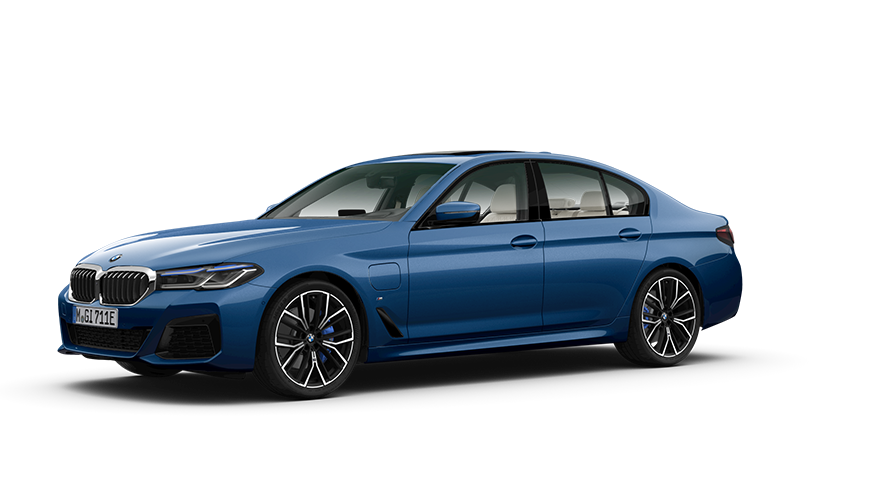 BMW 5 Limousine (G30), egy álló autó rézsútos elölnézetből BMW 5 Limousine (G30), egy álló autó rézsútos elölnézetből