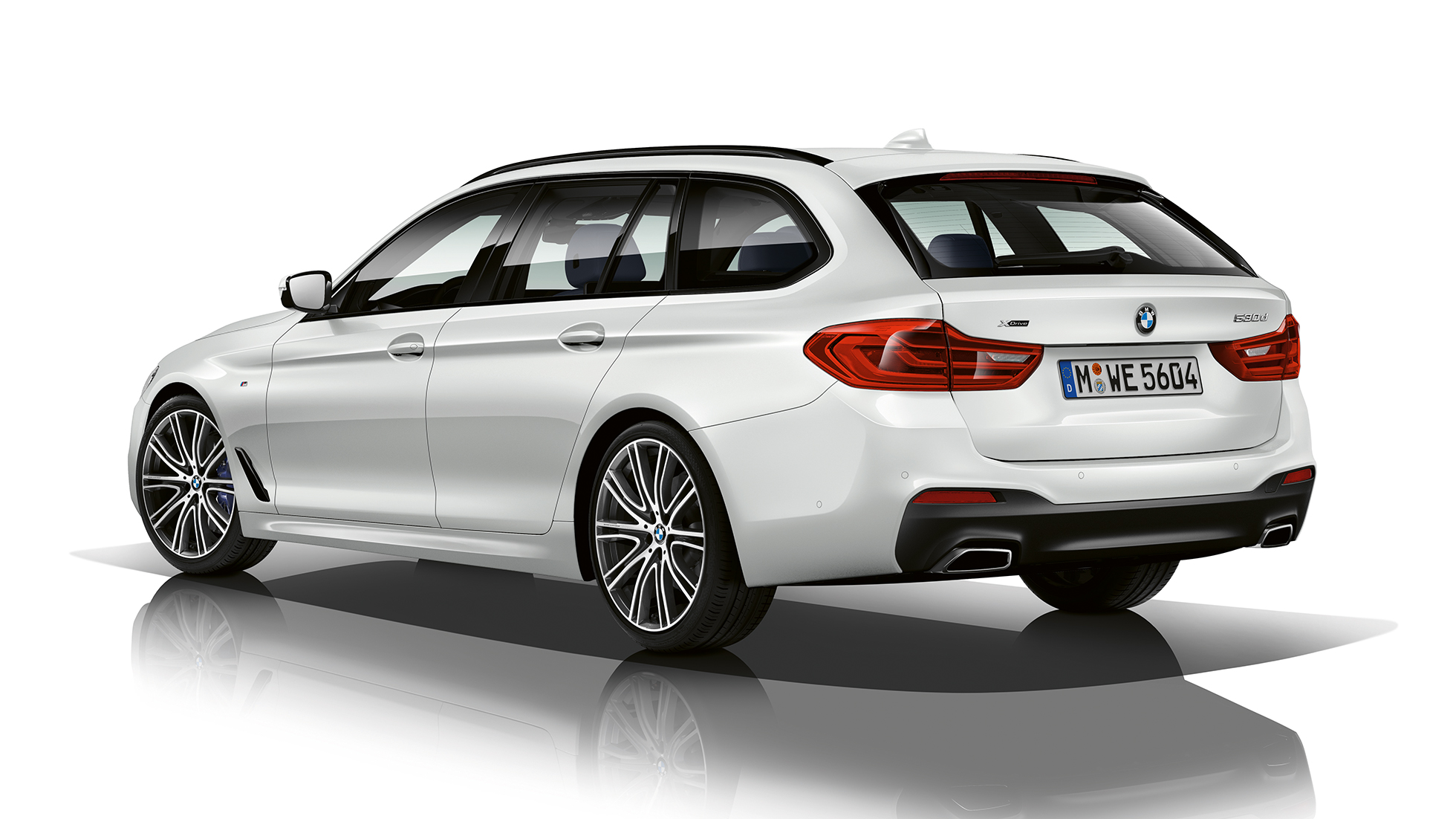 M Sport csomag, rézsútos hátulnézet, BMW 5 Touring M Sport csomag, BMW 5 Touring, 530d xDrive Touring, G31, Alpesi fehér, rézsútos hátulnézet
