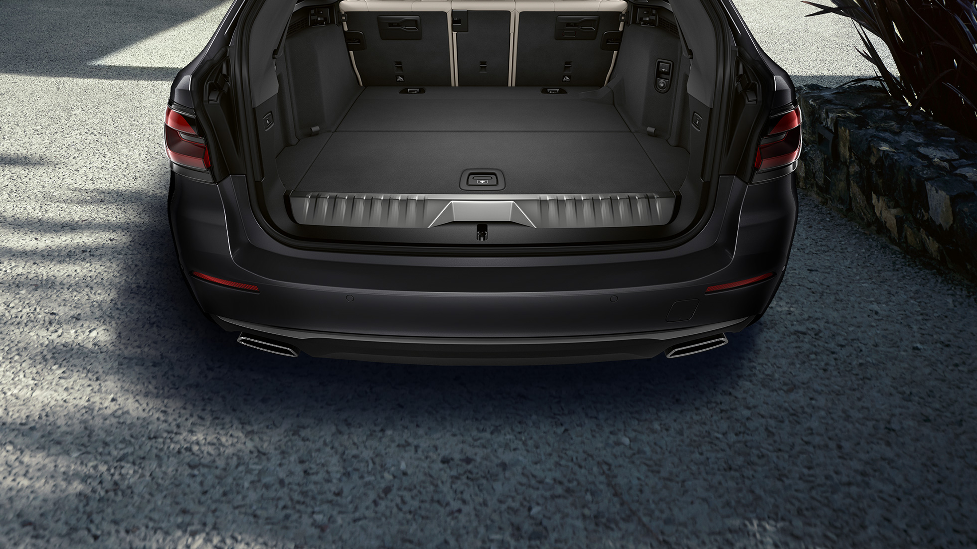 Csomagtér, BMW 5 Touring, G31 Csomagtér, BMW 5 Touring, G31, Facelift 2020, Sophisto szürke, közelről