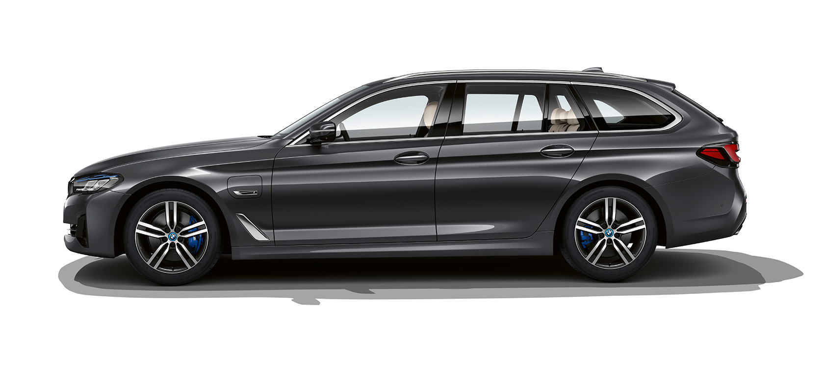 BMW 5 Touring, G31, egy álló autó BMW 5 Touring, G31, Facelift 2020, egy álló autó oldalnézetből