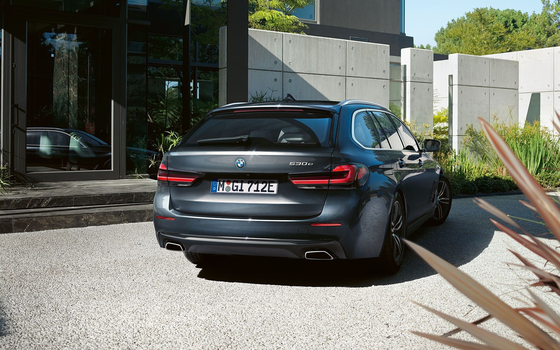 Hátsó lökhárító és trapéz alakú kipufogóborítások, BMW 5 Touring, G31 LCI Hátsó lökhárító és trapéz alakú kipufogóborítások, BMW 5 Touring, G31, Facelift 2020, Sophisto szürke, far-rész