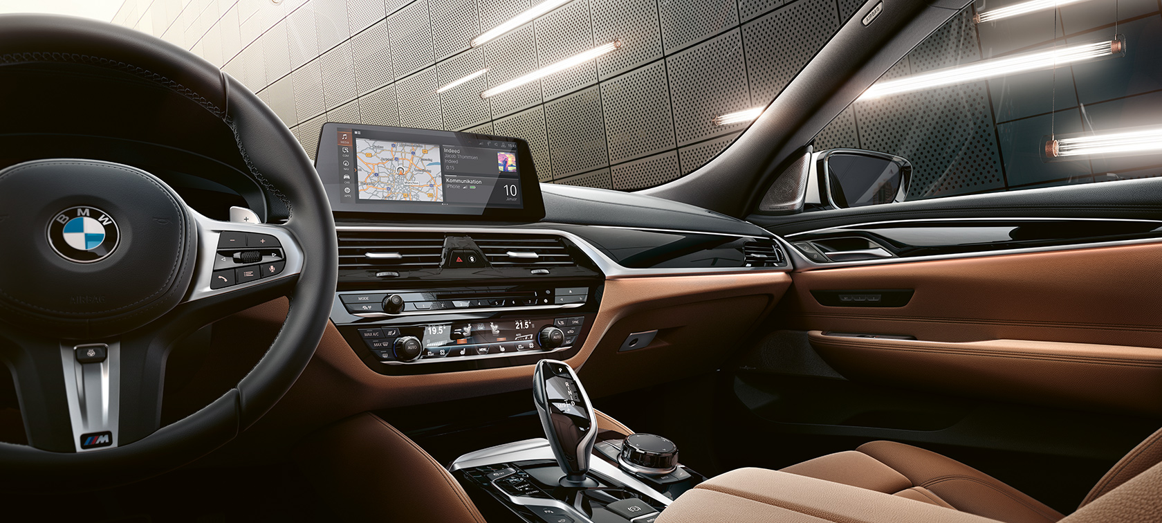 BMW 6 Gran Turismo, G32, műszerfal a kormánykerékkel BMW 6 Gran Turismo, G32, 2017, műszerfal a kormánykerékkel, belső tér