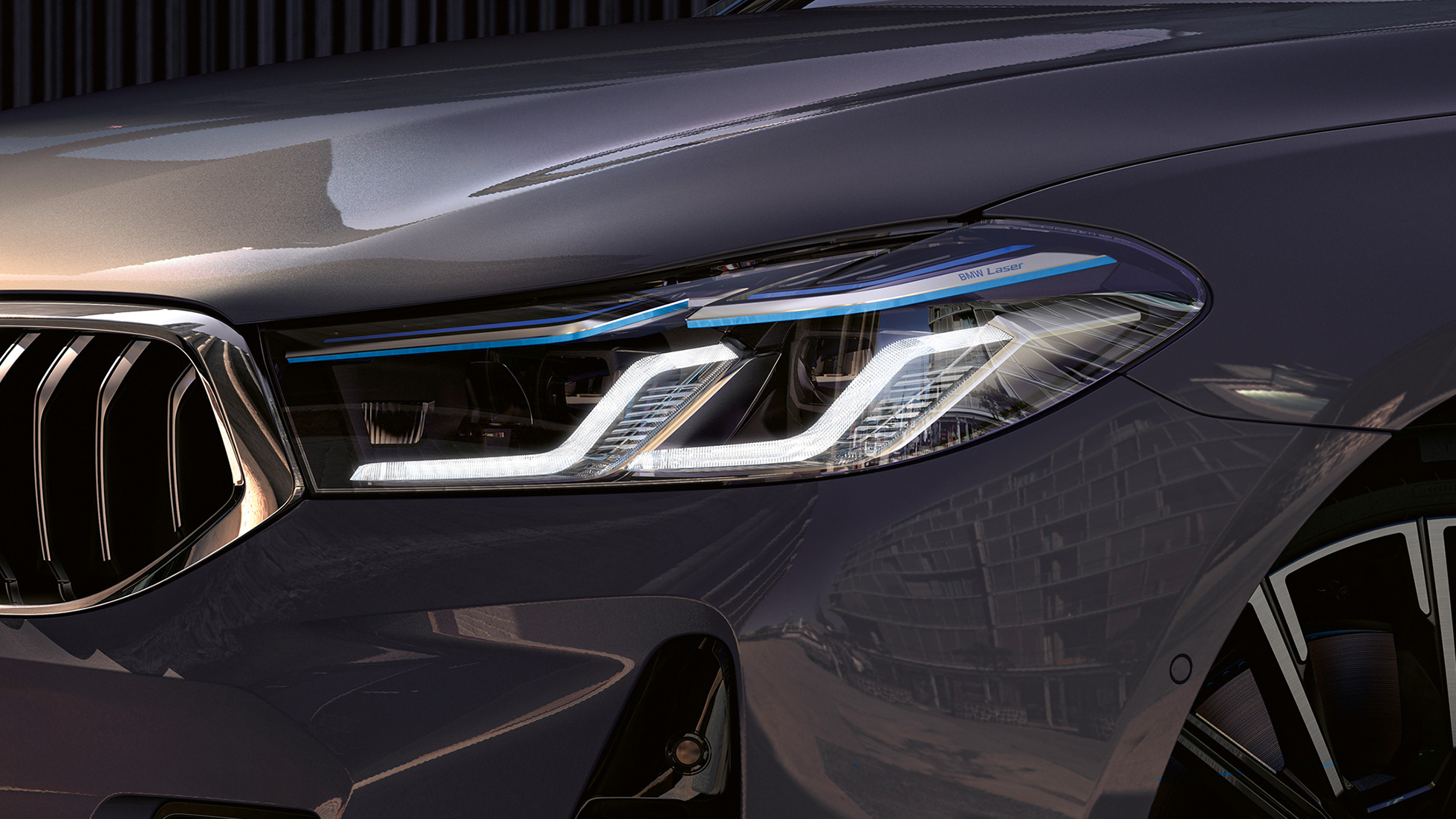 BMW Lézervilágítás, BMW 6 Gran Turismo, G32, 2020 BMW Lézervilágítás, BMW 6 Gran Turismo, 640i xDrive, G32, 2020, egy Bernina szürke fényezésű autó közeli elölnézetből