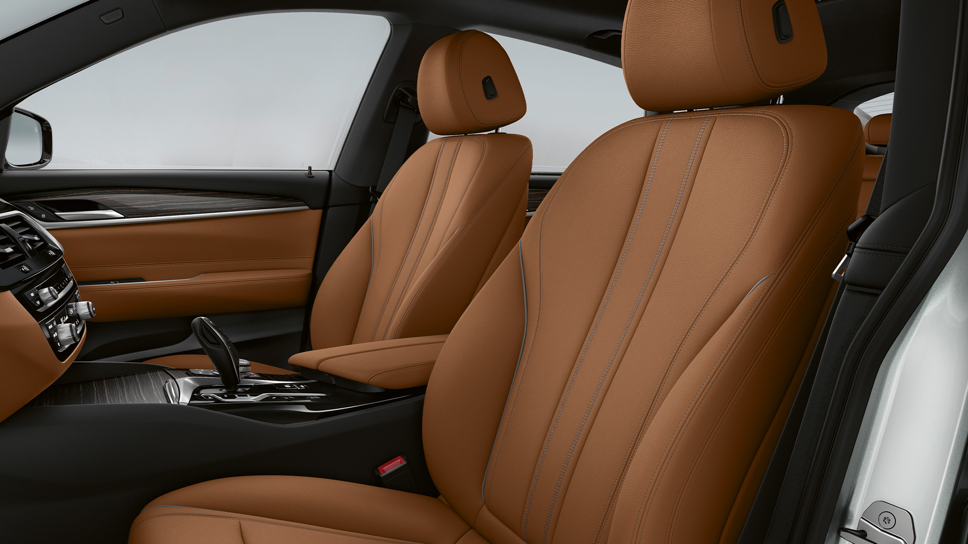 Kárpit, BMW 6 Gran Turismo, alapfelszereltségű változat, G32, 2020 Konyak/fekete Dakota bőrkárpit, BMW 6 Gran Turismo, G32, 620d, 2020, alapfelszereltségű változat, belső tér