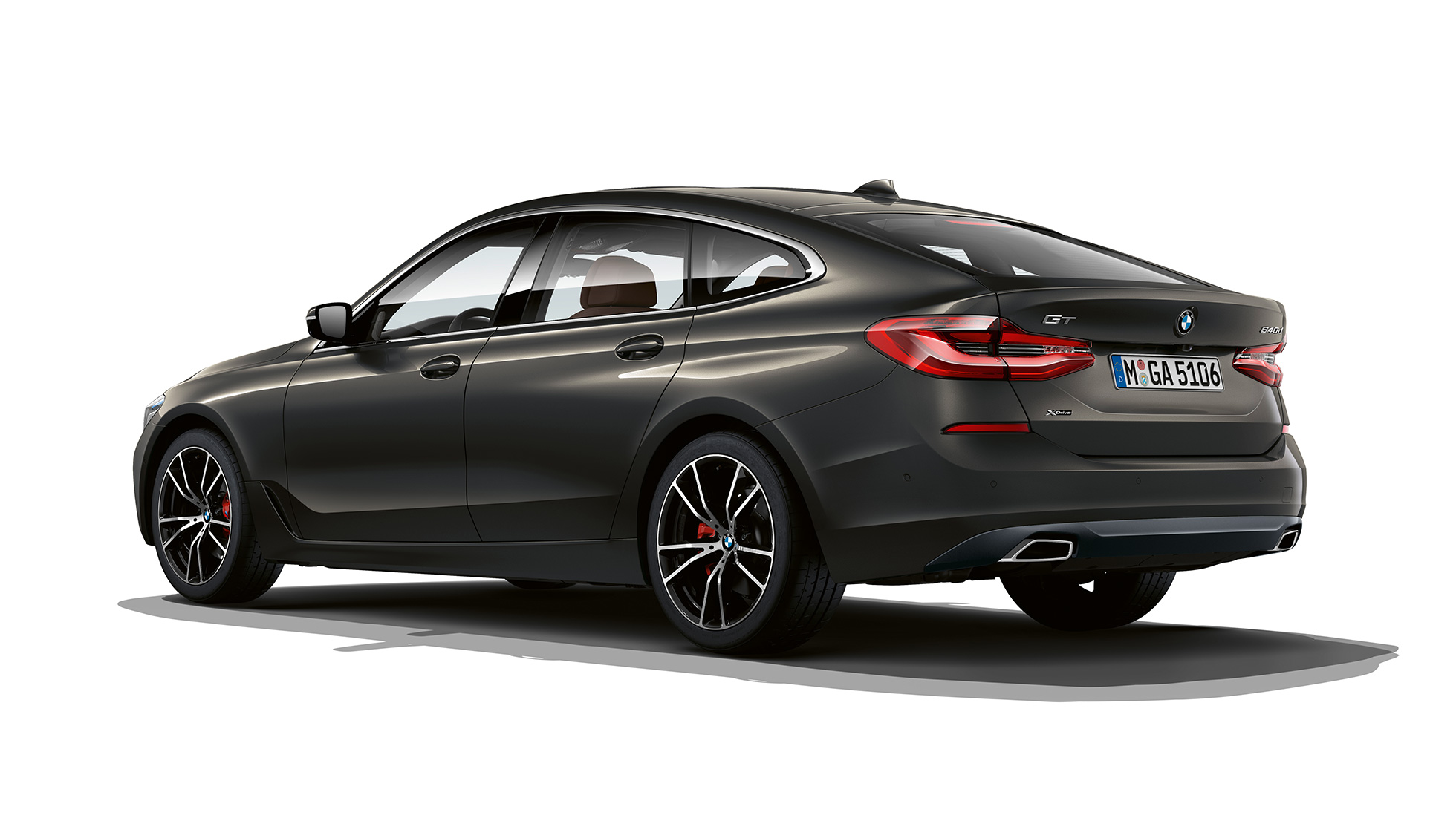 Farrész, BMW 6 Gran Turismo, Luxury Line, G32, 2020 BMW 6 Gran Turismo, G32, 640d xDrive, 2020, egy Dravit szürke autó rézsútos hátulnézetből