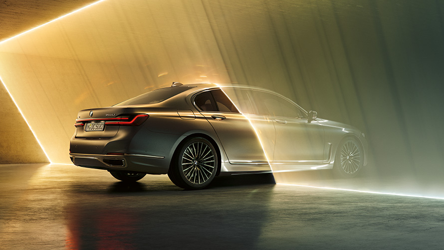 BMW 7 Limousine, G11, G12, 2021, műszaki adatok BMW 7-sorozat, G11, G12, 2021, műszaki adatok az autó hátulnézeti ábrájával