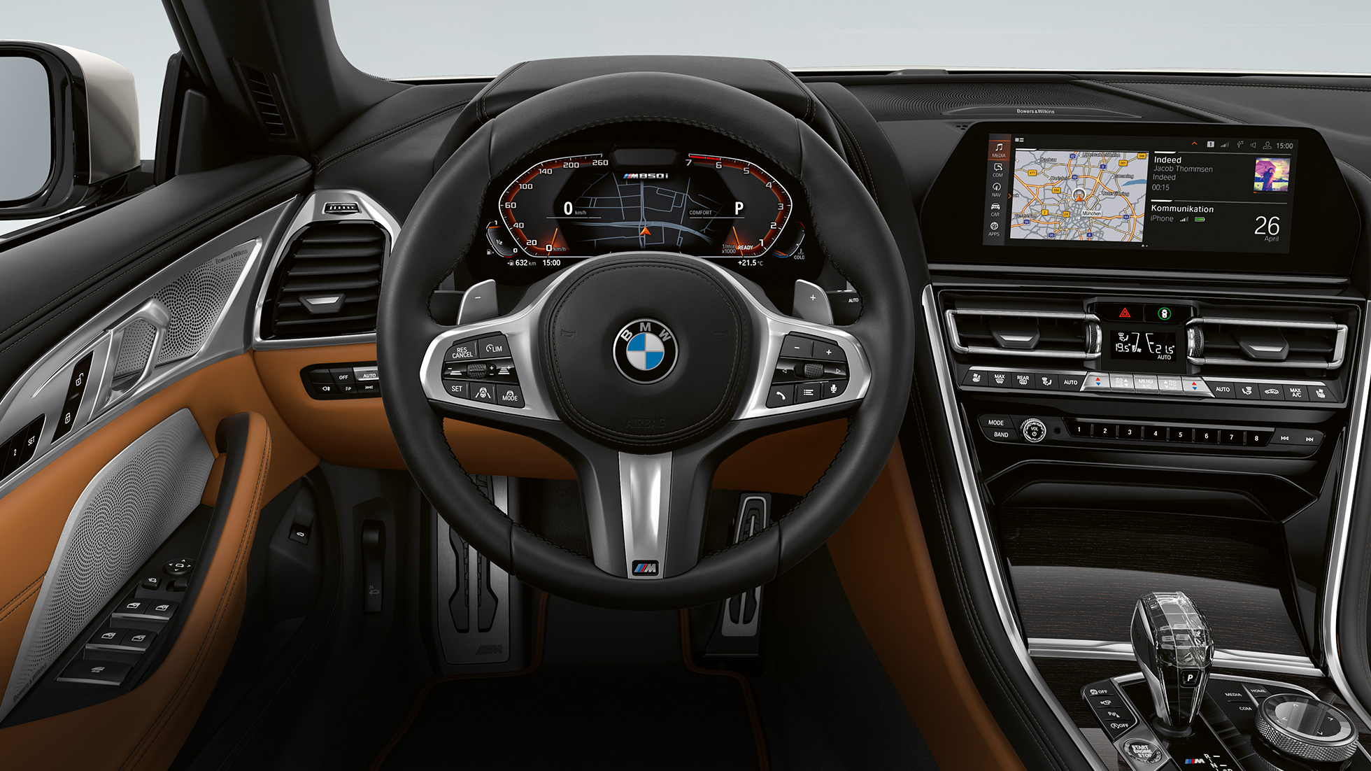 BMW M850i xDrive, M bőrkormány váltófülekkel és multifunkciós gombokkal. BMW M850i xDrive, M bőrkormány váltófülekkel és multifunkciós gombokkal.