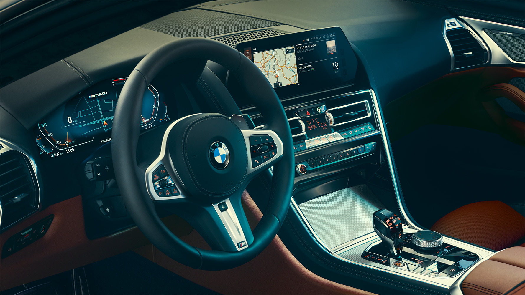 BMW 8-as Coupé, műszerfal Közeli felvétel a BMW 8-as Coupé műszerfaláról.