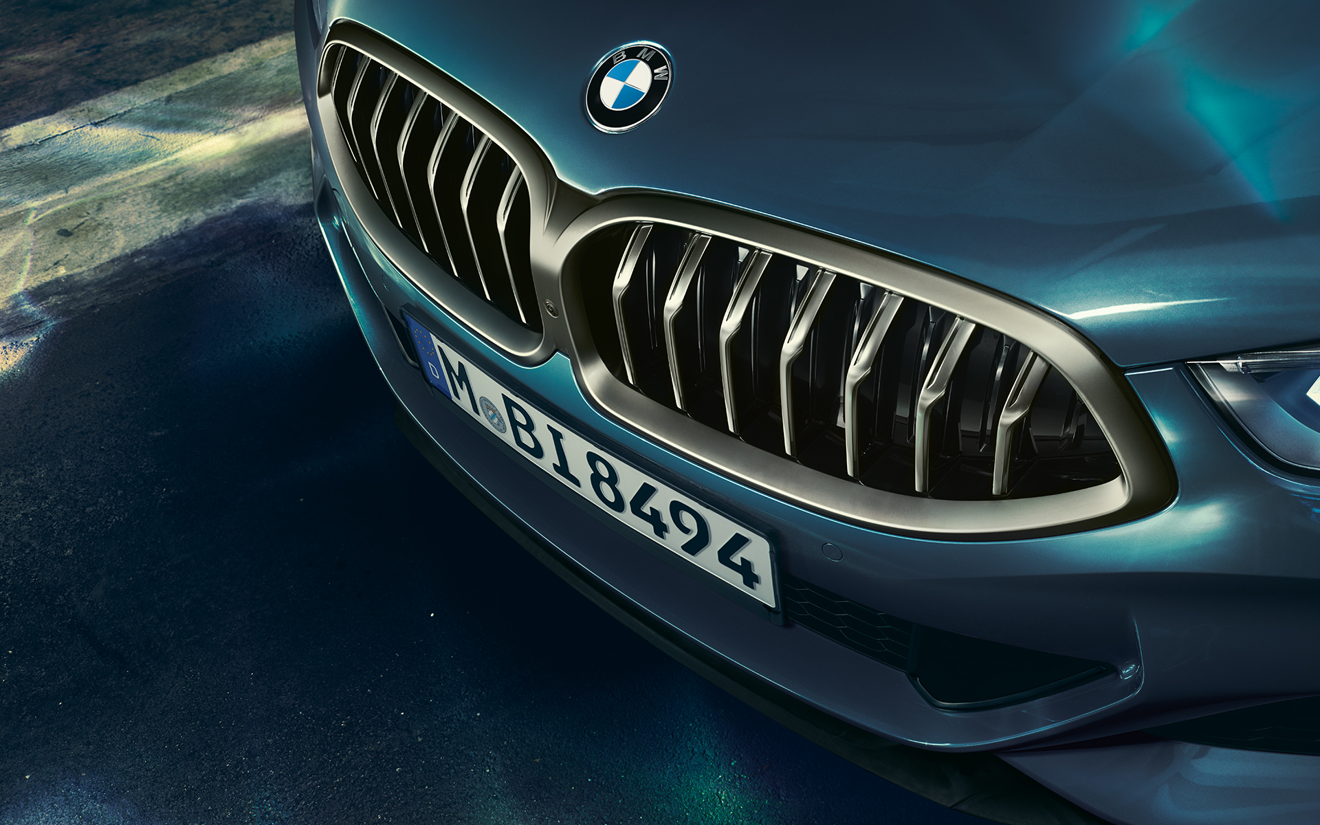 BMW 8-as Coupé, orr Közeli felvétel a BMW 8-as Coupé orr-részéről.