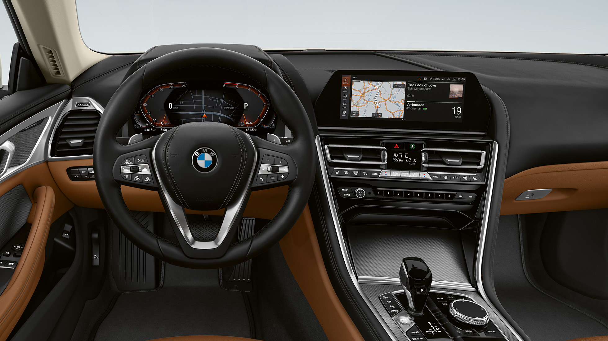 Sötét hálómintás Alumínium belső díszítőelemek. Egy BMW 8 Coupé műszerfala a sötét hálómintás Alumínium belső díszítőelemekkel.