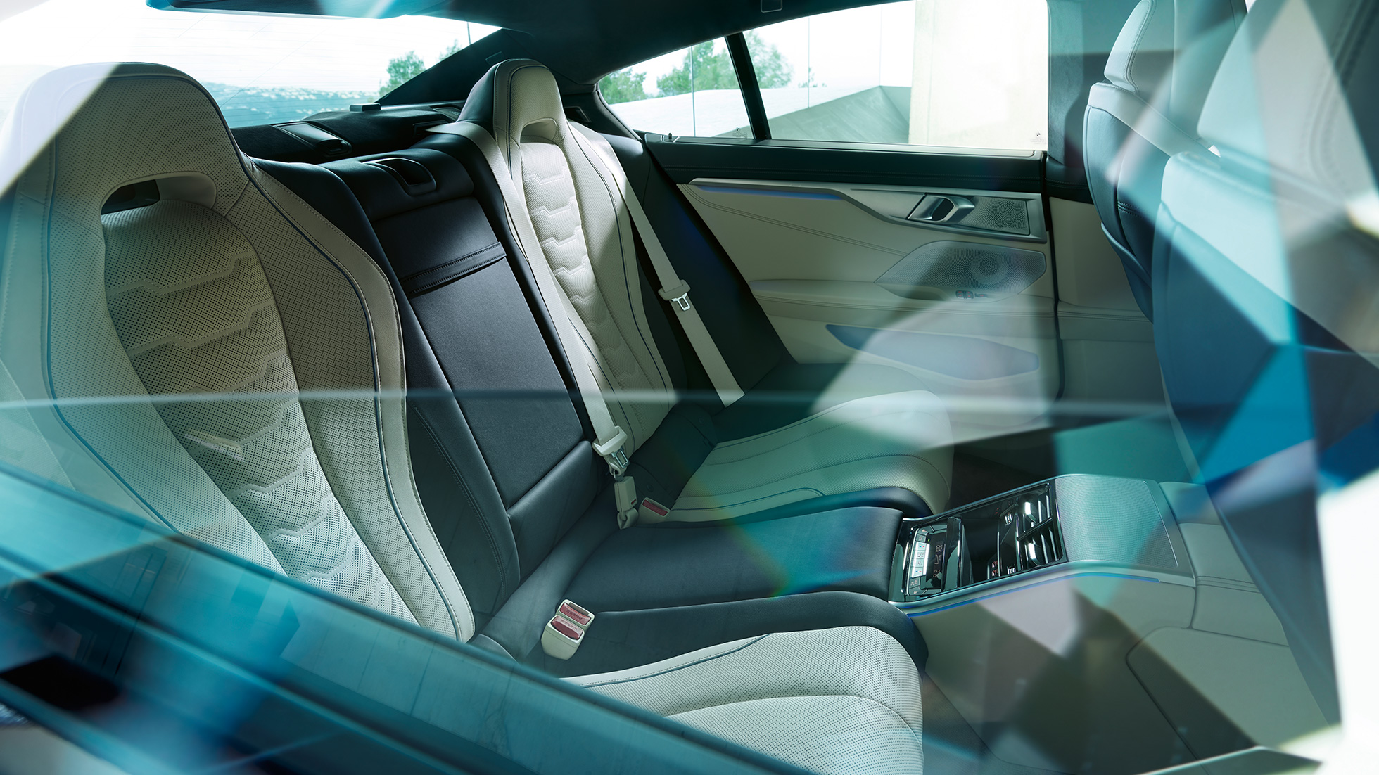 Belső tér, hátsó szekció BMW 8-as Gran Coupé, belső dizájn, hátsó szekció