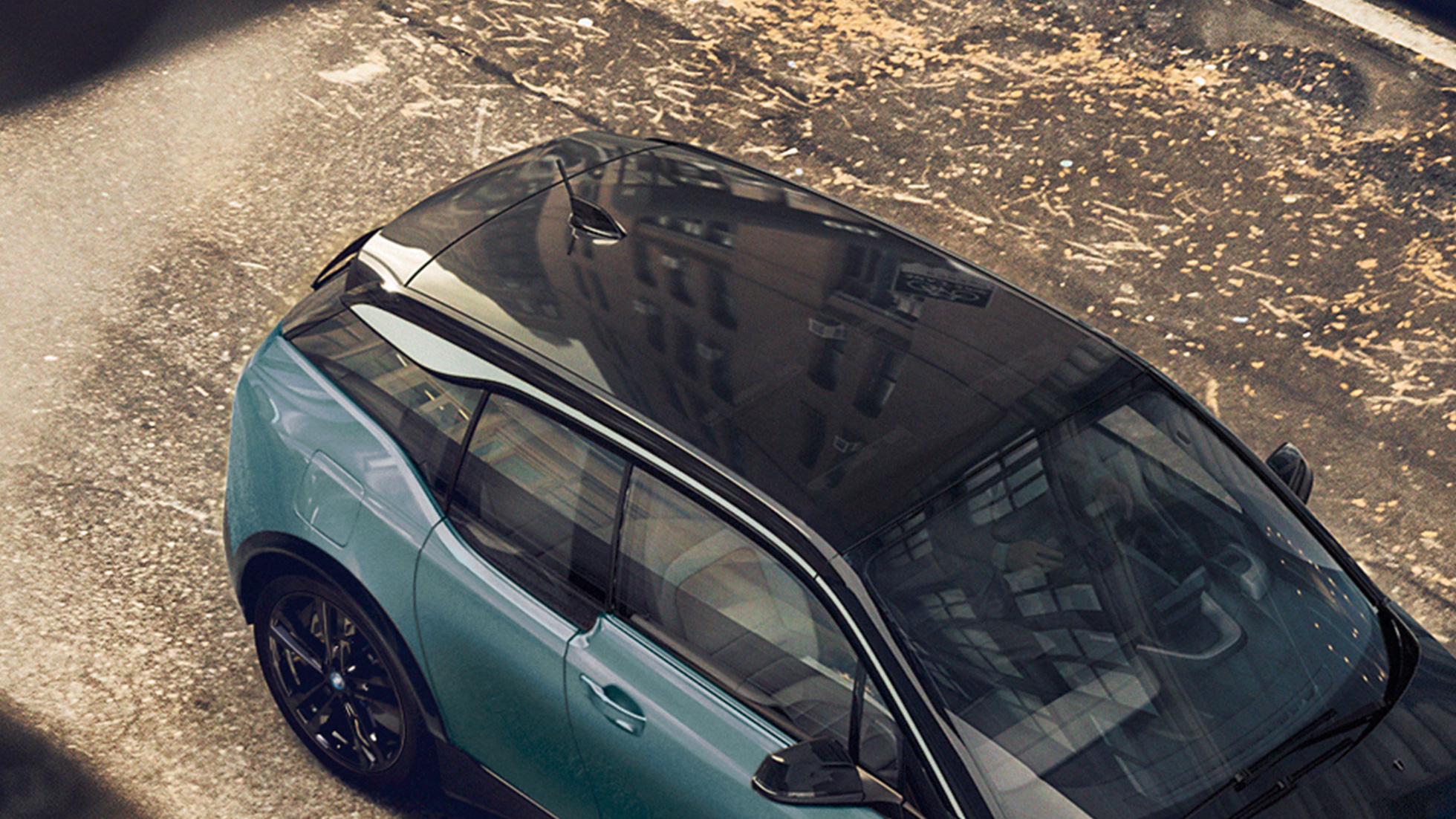 BMW i3, 2018, karbontető BMW i3, i01, 2018, Jucaro bézs Frozen szürke metál kiemeléssel, a karbontető felülnézetből