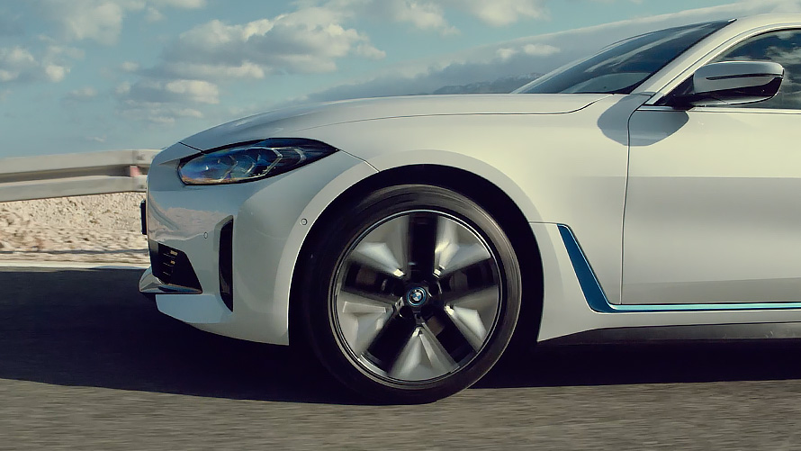 Videó a tisztán elektromos meghajtású BMW i4 M50 dinamizmusáról és gyorsulásáról, G26, 2021 Videó a tisztán elektromos meghajtású BMW i4 M50 dinamizmusáról és gyorsulásáról, G26, 2021