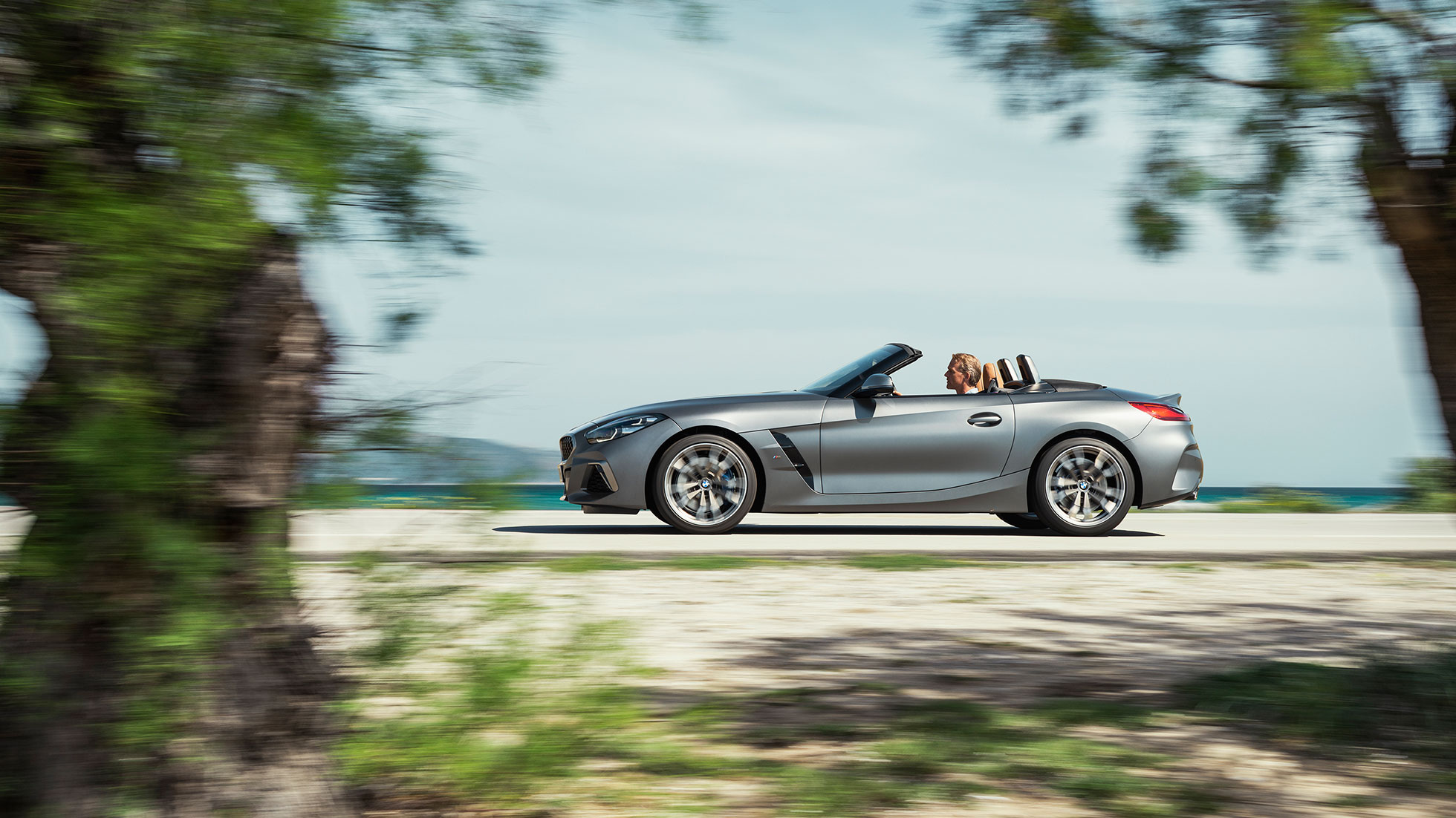 Külső, BMW Z4 M40i, G29 BMW Z4 Roadster M40i, G29, 2019, Cabrio, BMW Individual Frozen szürke metál, oldalnézet