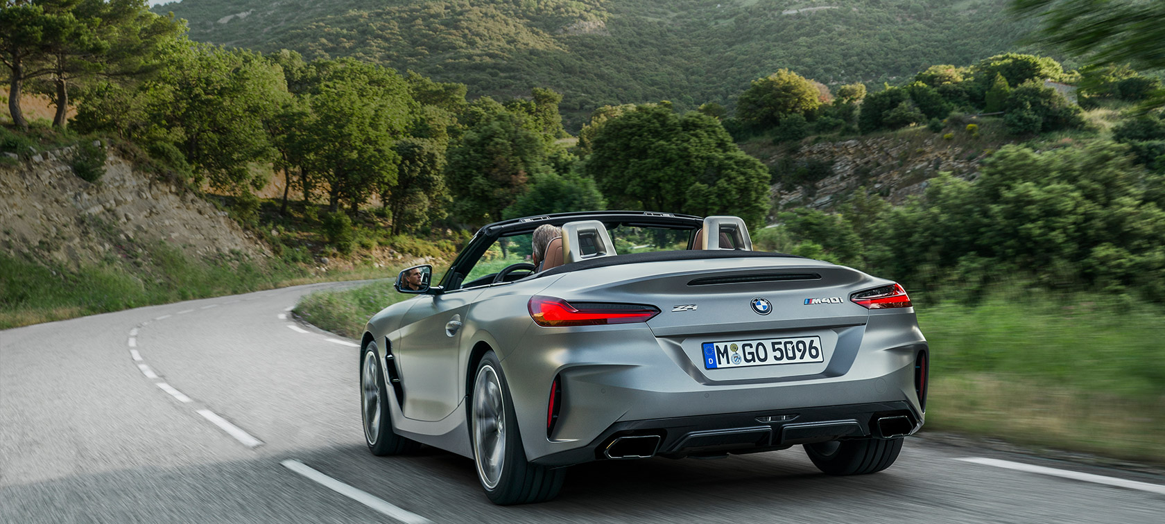 Rézsútos hátulnézet, BMW Z4 M40i, G29 BMW Z4 M40i, G29, 2019, Cabrio, BMW Individual Frozen szürke metál, rézsútos hátulnézet