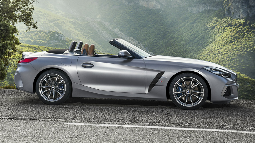 BMW Z4 M40i Roadster, G29, 2018, oldalnézet BMW Z4 M40i Roadster, G29, 2018, oldalnézet