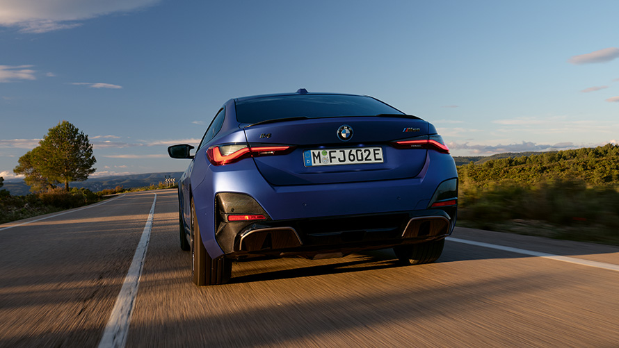 BMW i4 M50, G26, hangzás a SPORT+ módban BMW i4 M50, G26, 2021, hangzás a SPORT+ módban