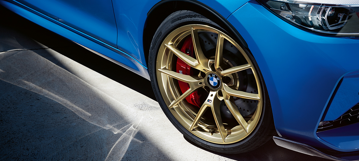 19” M könnyűfém keréktárcsák, V-küllős 763 M, matt arany, BMW M2 CS 19” M könnyűfém keréktárcsák, V-küllős 763 M, matt arany, BMW M2 CS, F87, Misano kék metál, részlet