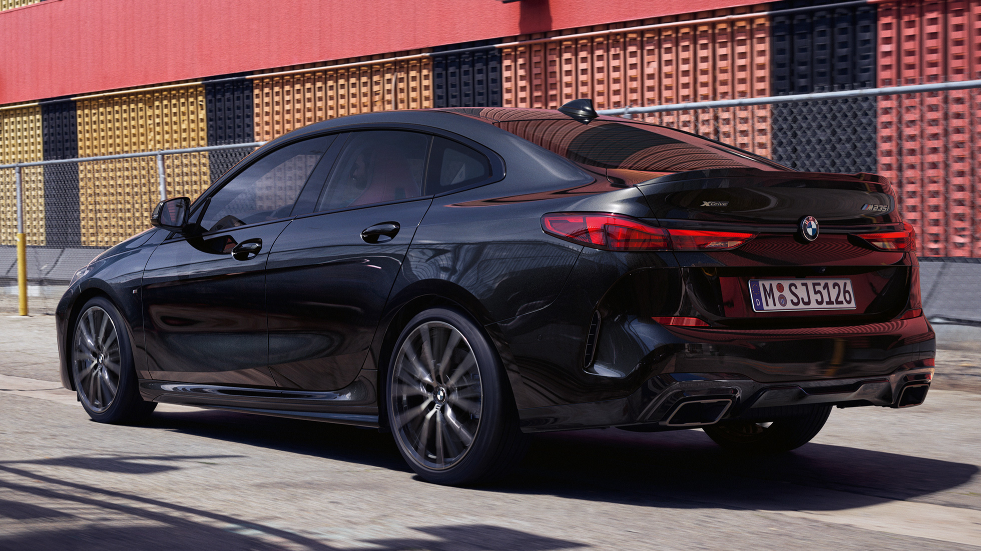 BMW M235i xDrive Gran Coupé, rézsútos hátulnézet BMW M235i xDrive Gran Coupé, 2020, Zafírfekete metálfényezés, F44, rézsútos hátulnézet, külső