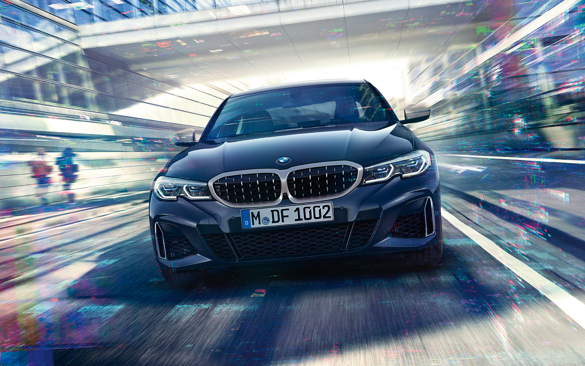 BMW M340i xDrive Limousine, G20, egy mozgó autó elölnézetből BMW M340i xDrive Limousine, G20, 2020, egy mozgó, Zafírfekete metálfényezésű autó elölnézetből