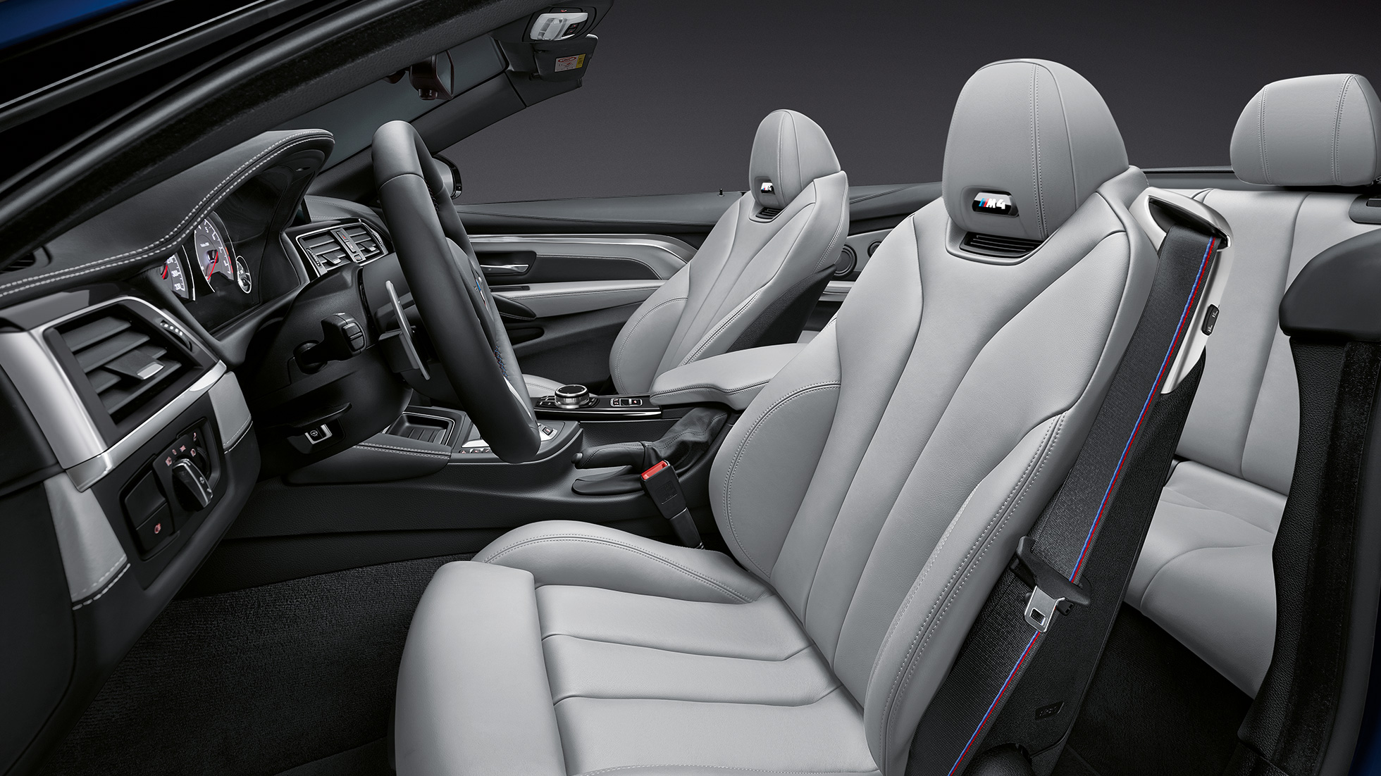 BMW M4 Cabrio, belső tér BMW M4 Cabrio, belső tér, műszerfal