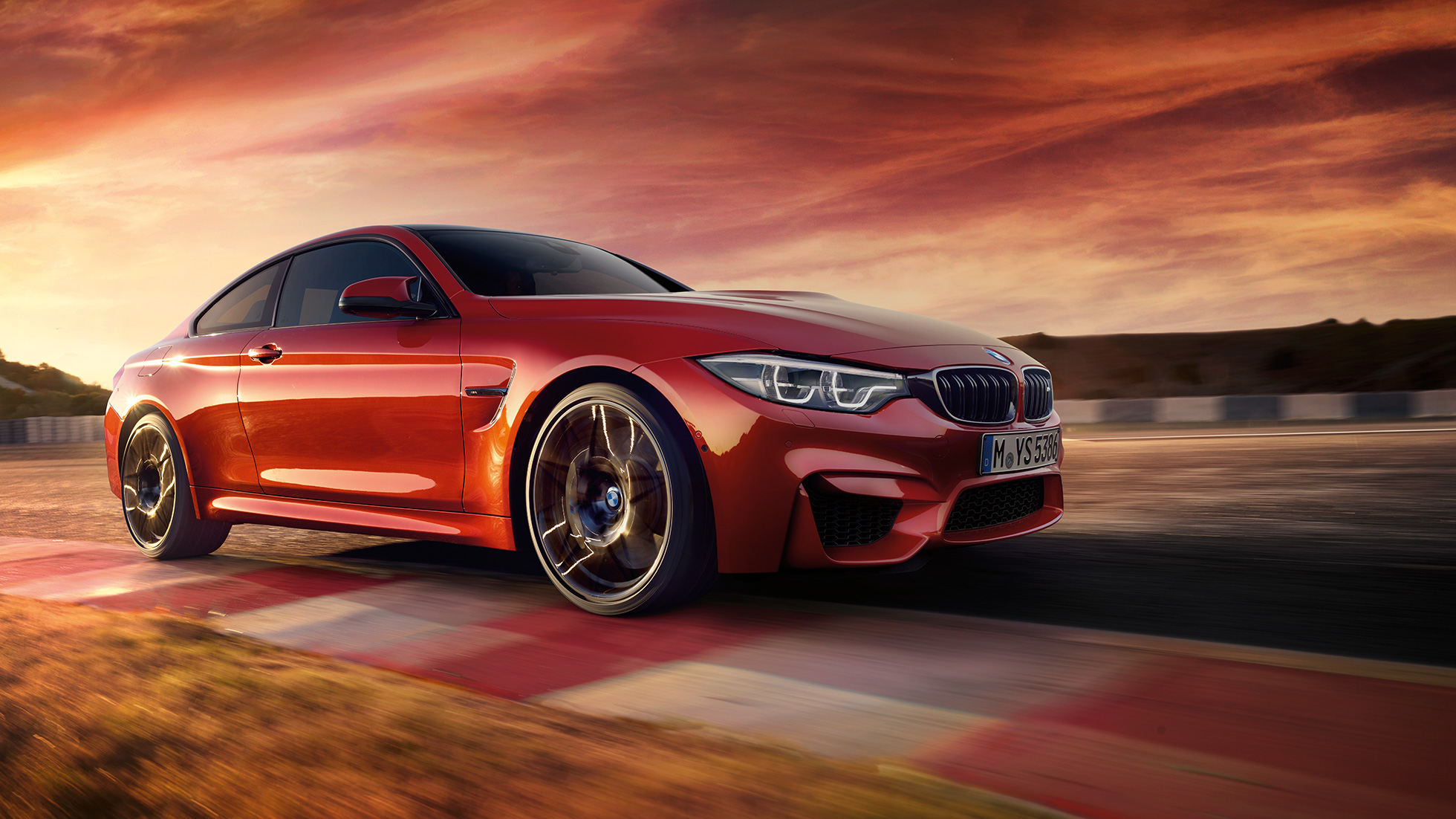 BMW M4 Coupé, M Versenycsomag BMW M4 Coupé, M Versenycsomag, dinamizmus