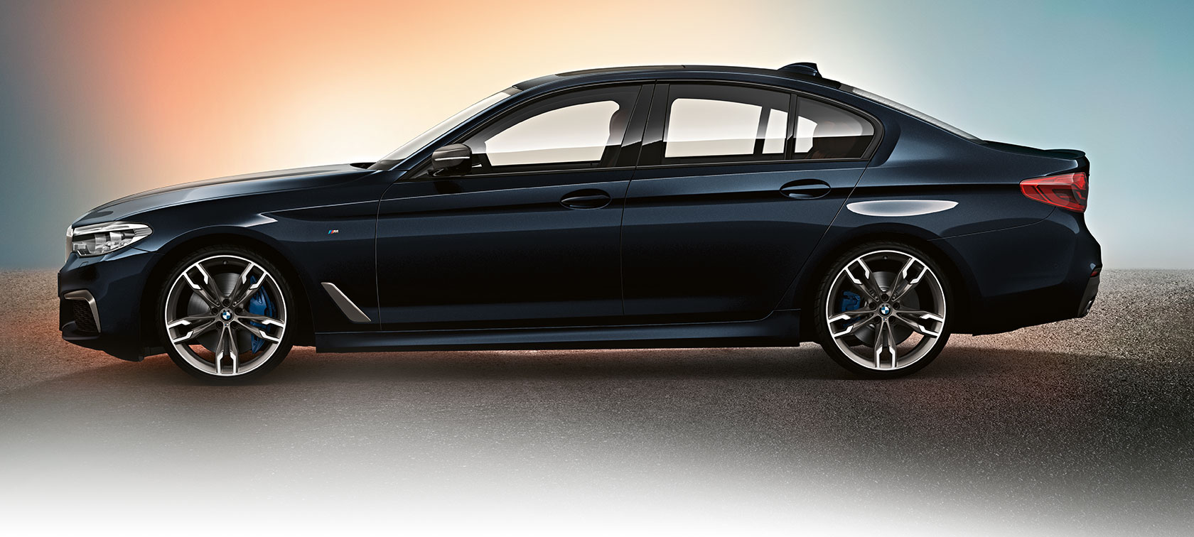 5-ös Limousine M modellek, dizájn. BMW 5-ös Limousine M modellek, M550i xDrive és M550d xDrive, dizájn.