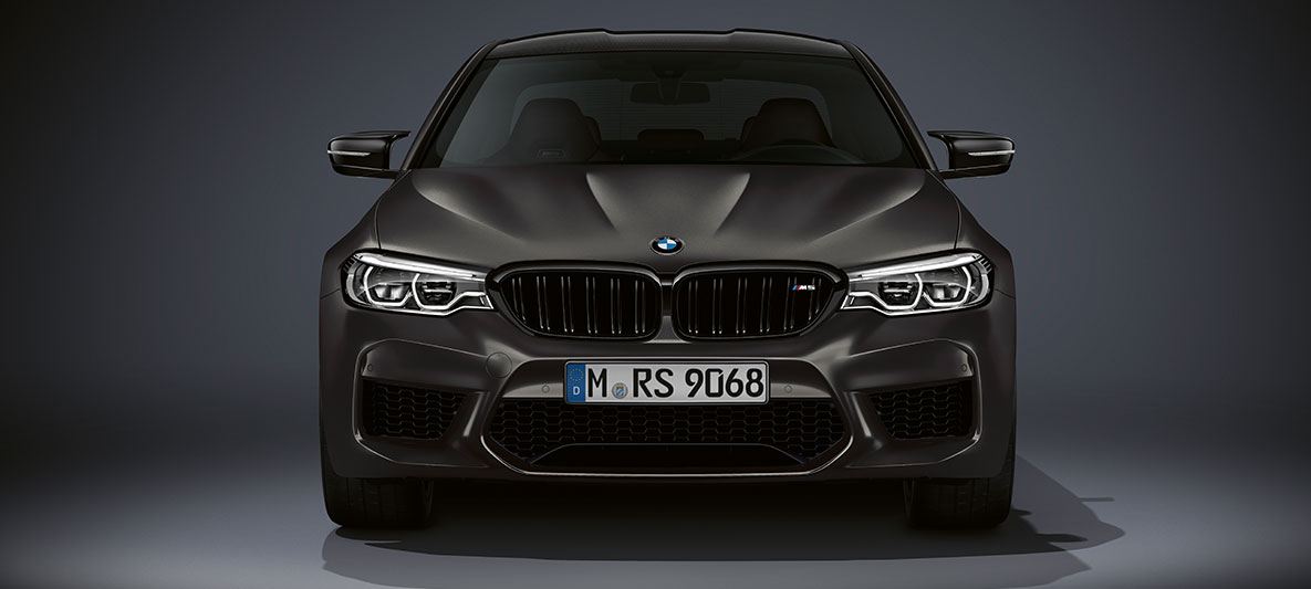 M vesék. BMW M5 Edition 35 Years, elölnézet.