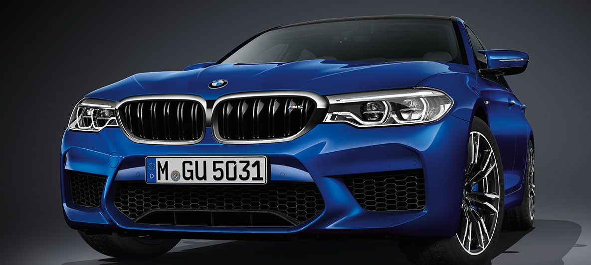 M5, orrdizájn. BMW M5, elölnézet.