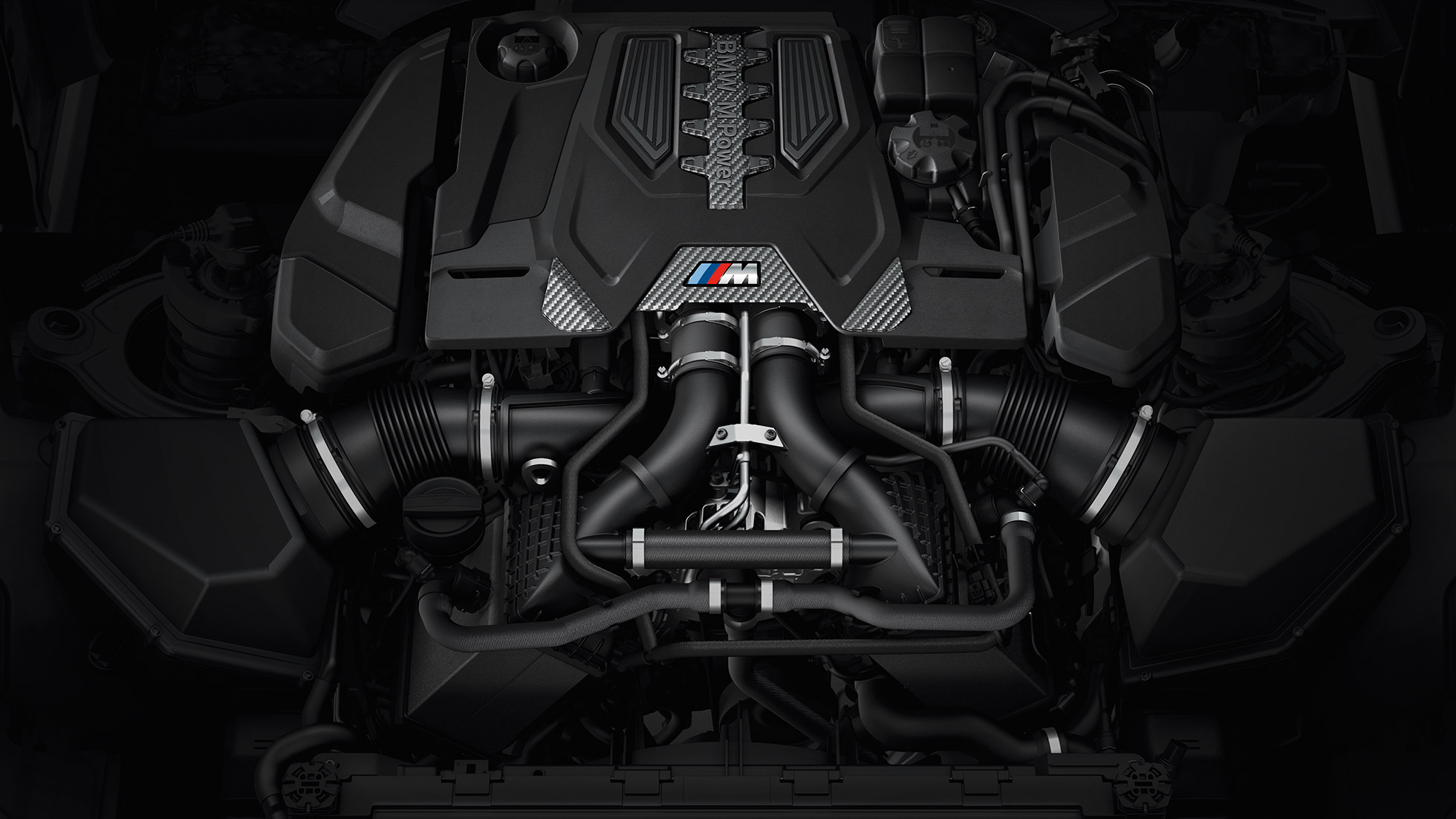 M TwinPower Turbo 8 hengeres benzinmotor. A BMW M5 Competition M borítással ellátott motorja.