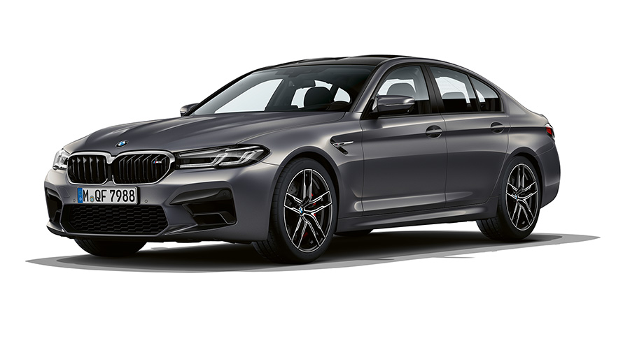 BMW M5, F90 LCI, Facelift 2020, Brands Hatch szürke metál, rézsútos elölnézet