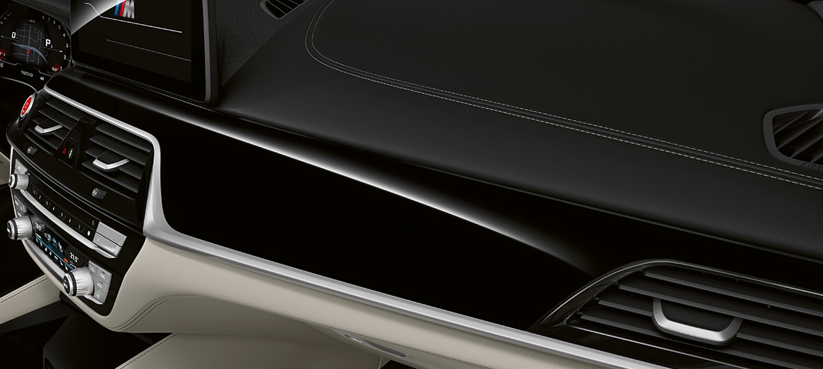 BMW Individual, BMW M5 Limousine, F90, 2020, BMW Individual Zongoralakk belső díszítőelemek BMW Individual, BMW M5 Limousine, F90 LCI, Facelift 2020, BMW Individual Zongoralakk belső díszítőelemek, belső tér