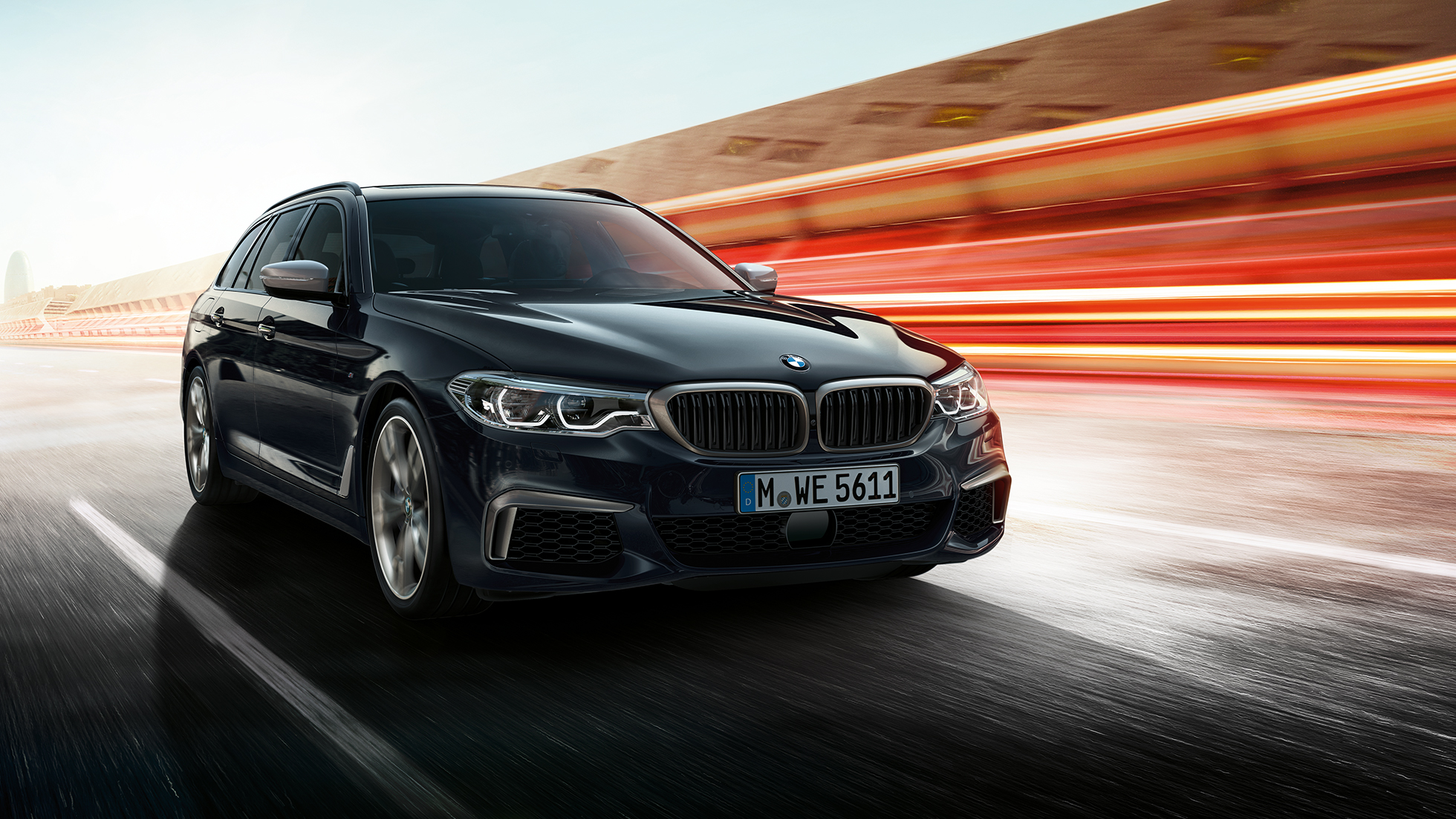 BMW vesék, BMW M550d xDrive Touring BMW vesék, BMW M550d xDrive Touring, G31, Azurit fekete metál, az orr közelről