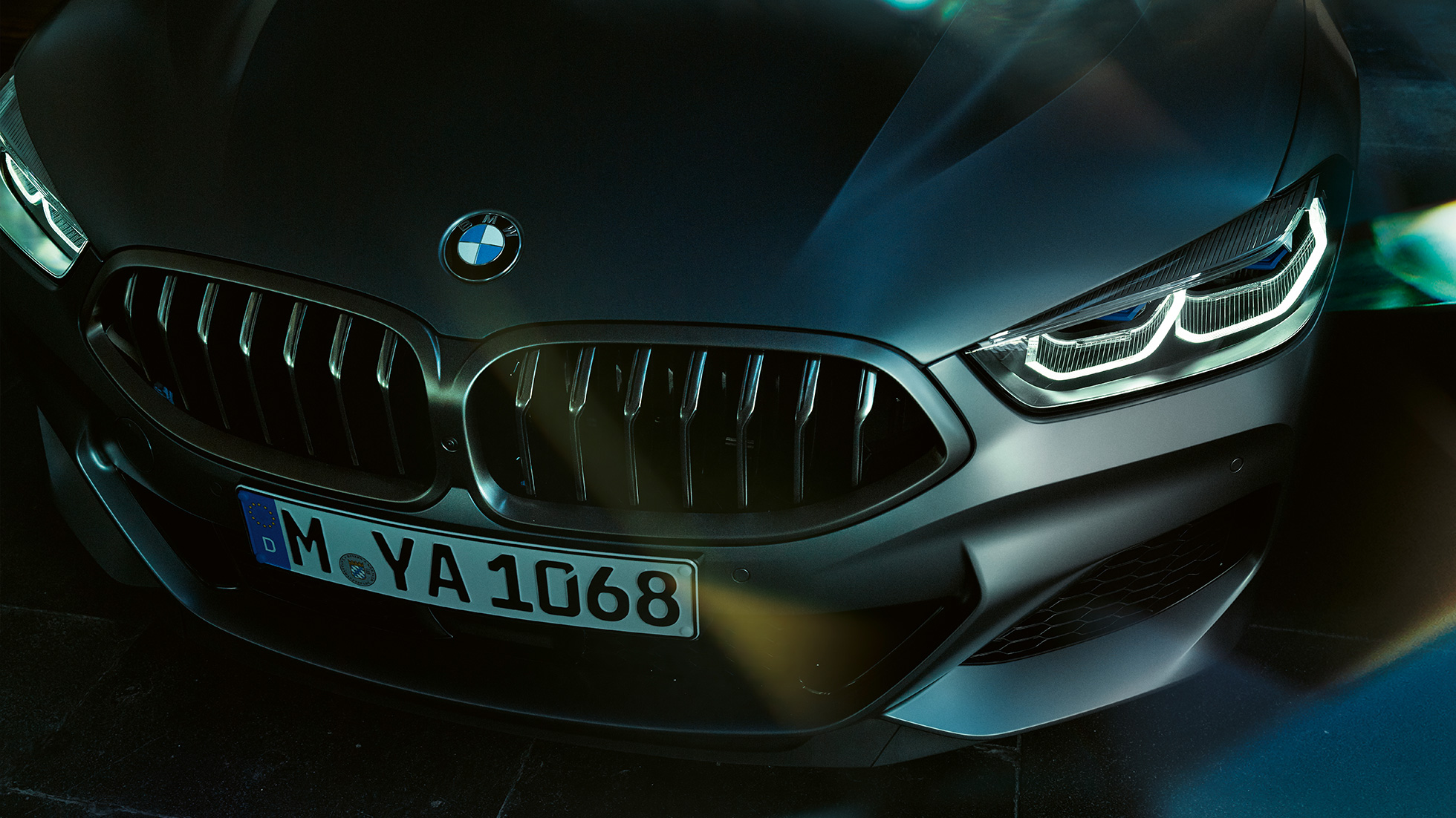 BMW vesék, BMW M850i xDrive Gran Coupé BMW vesék, BMW M850i xDrive Gran Coupé, G16, 2019, BMW Individual Frozen Bluestone metálfényezés, közelről