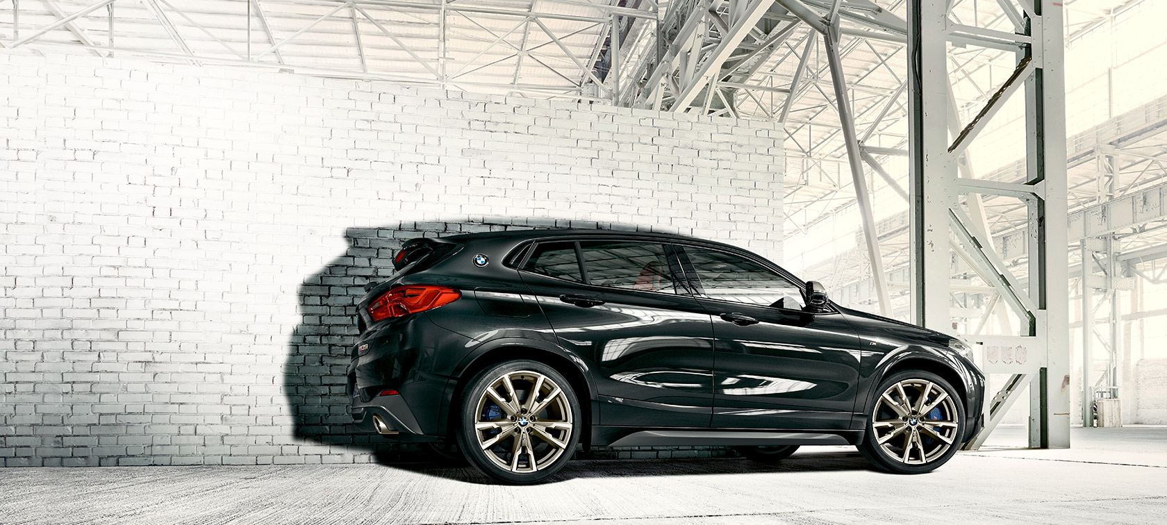 Oldalnézet, BMW X2 M35i (F39) Oldalnézet, BMW X2 M35i (F39), Zafírfekete metál
