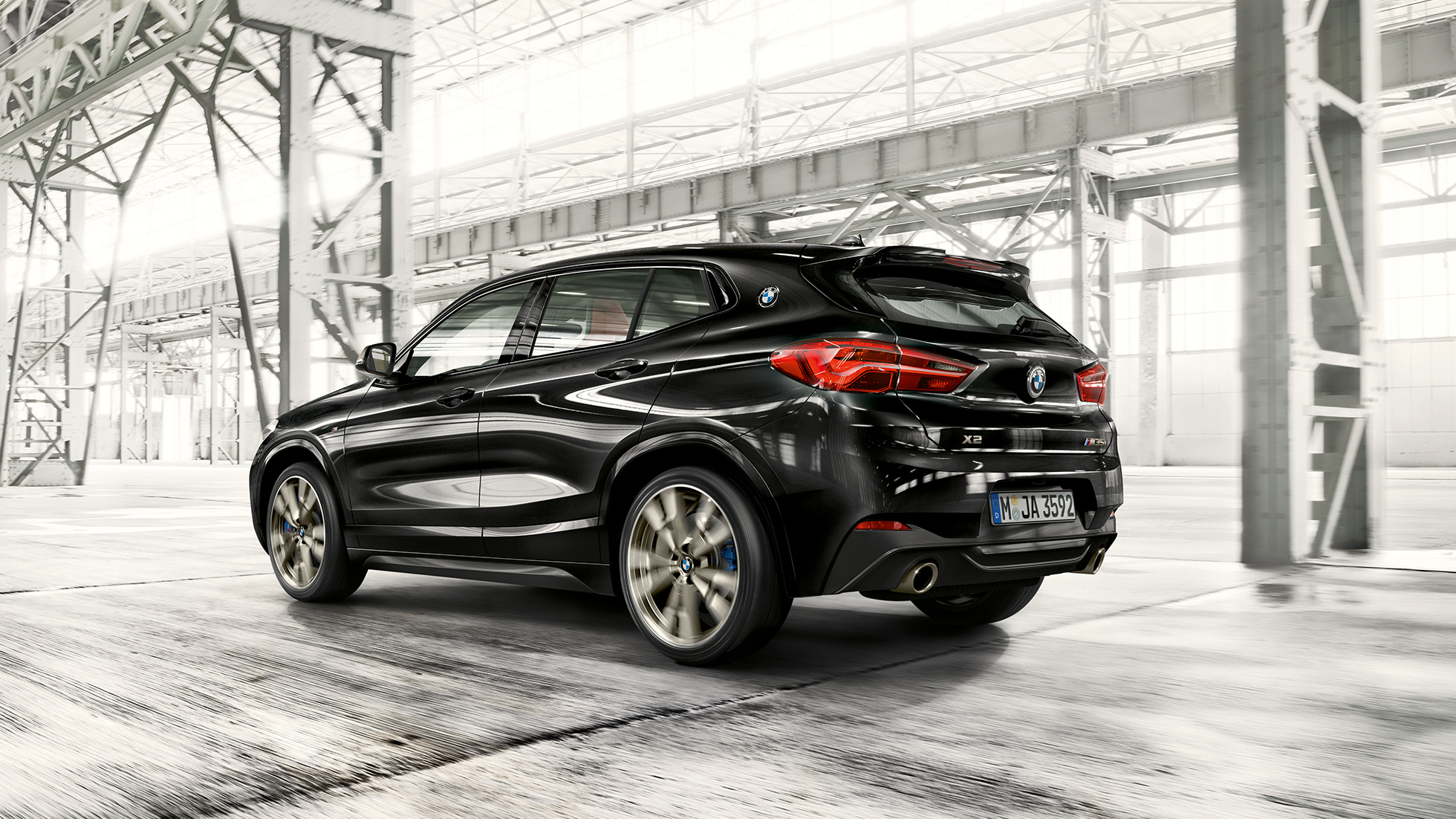 Menetdinamikai tulajdonságok, BMW X2 M35i Dinamizmus, BMW X2, M35i, Zafírfekete metál, F39, 2018, rézsútos hátulnézet