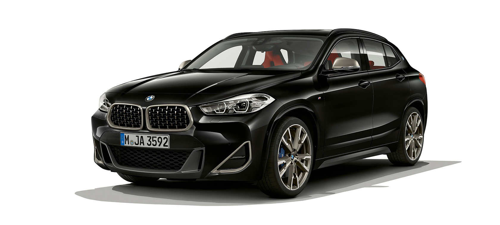 Rézsútos elölnézet, BMW X2 M35i, F39 Rézsútos elölnézet, BMW X2 M35i, 2018, F39, Zafírfekete metál