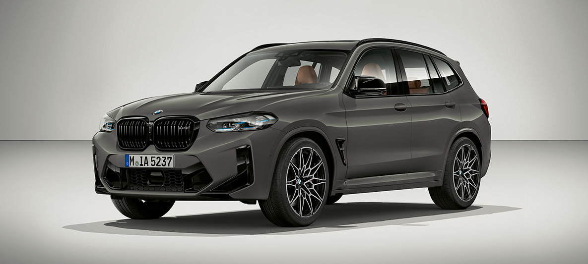BMW X3 M Individual, F97 LCI, Facelift 2021, Grigio Telesto, rézsútos elölnézet BMW X3 M Individual, F97 LCI, Facelift 2021, Grigio Telesto, rézsútos elölnézet