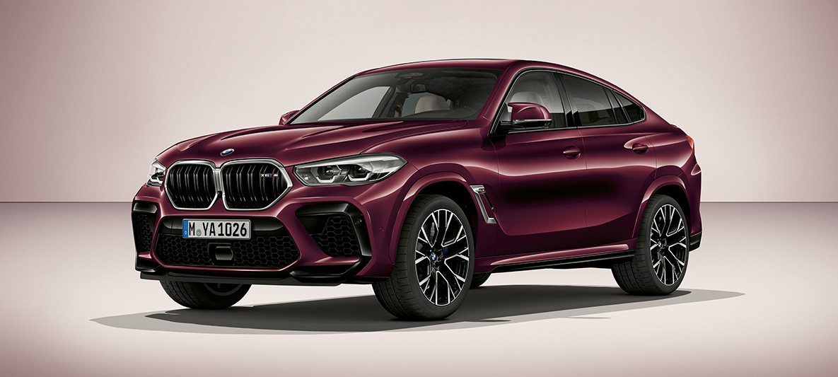 Egy BMW X6 M BMW Individual Ametrin metálfényezéssel BMW X6 M, F96, SUV, 2020, BMW Individual Ametrin metálfényezés, rézsútos oldalnézet