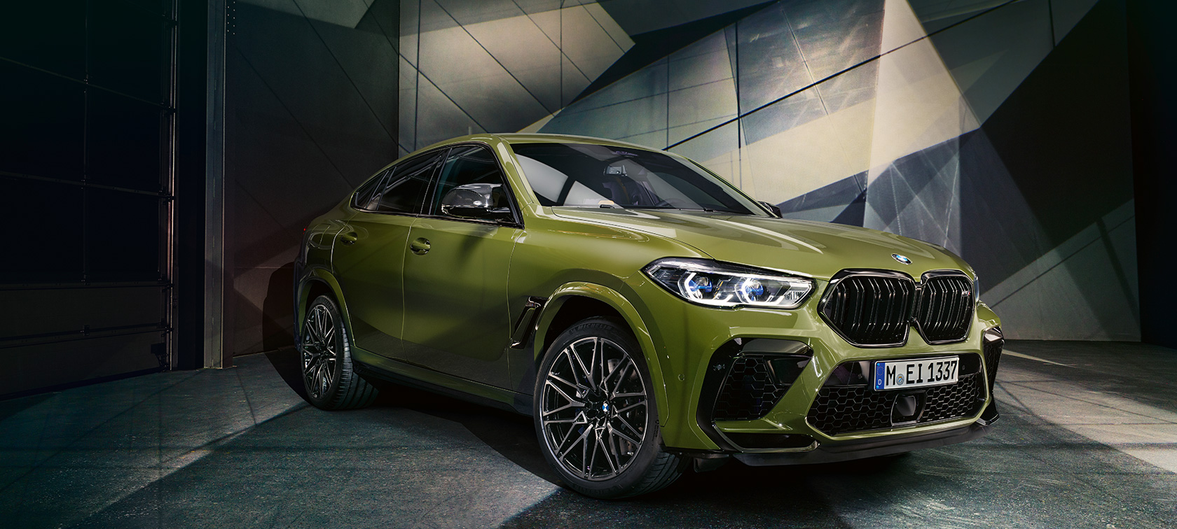 BMW X6 M Competition, oldalnézet BMW X6 M Competition, BMW Individual Urban zöld speciális fényezés, SUV, F96, 2020, oldalnézet