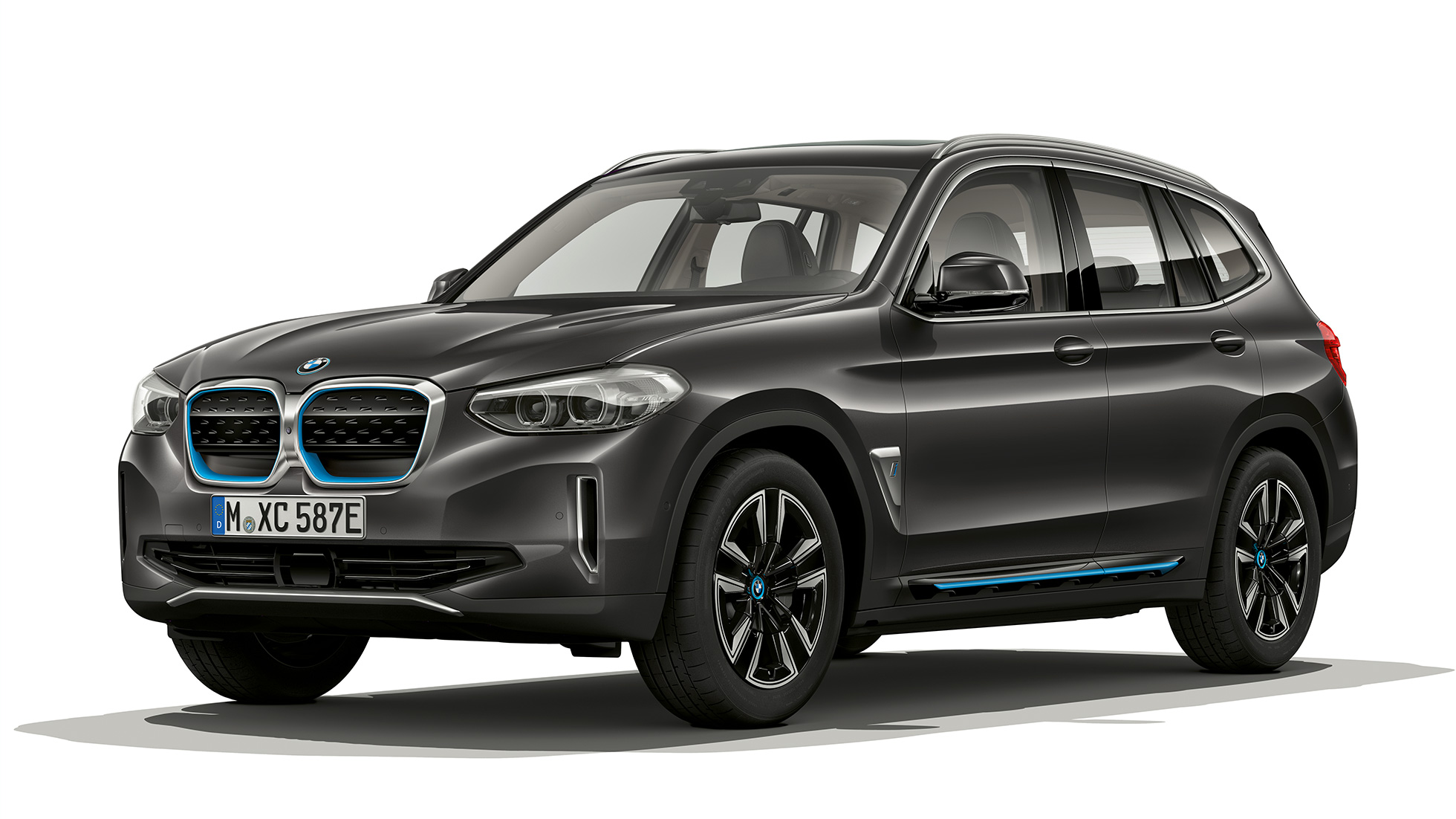 BMW iX3, G08, 2020, „Inspiring” modell, rézsútos elölnézet BMW iX3, G08, 2020, „Inspiring” modell, Sophisto szürke briliáns hatással, rézsútos elölnézet