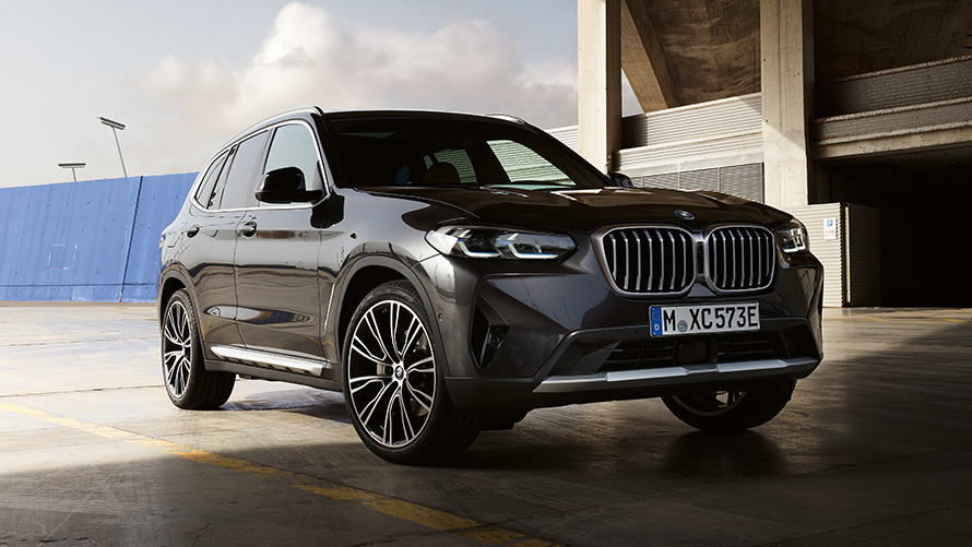 BMW X3, G01, egy álló harmadik generációs modell oldalnézetből BMW X modellek, BMW X3, G01, egy álló harmadik generációs modell oldalnézetből