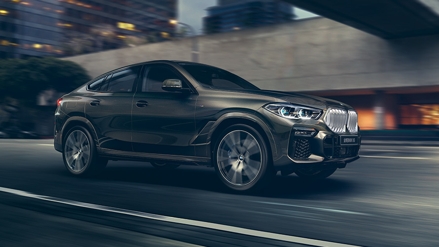 BMW X6, G06, egy álló harmadik generációs modell rézsútos oldalnézetből BMW X modellek, BMW X6, G06, egy álló harmadik generációs modell rézsútos oldalnézetből