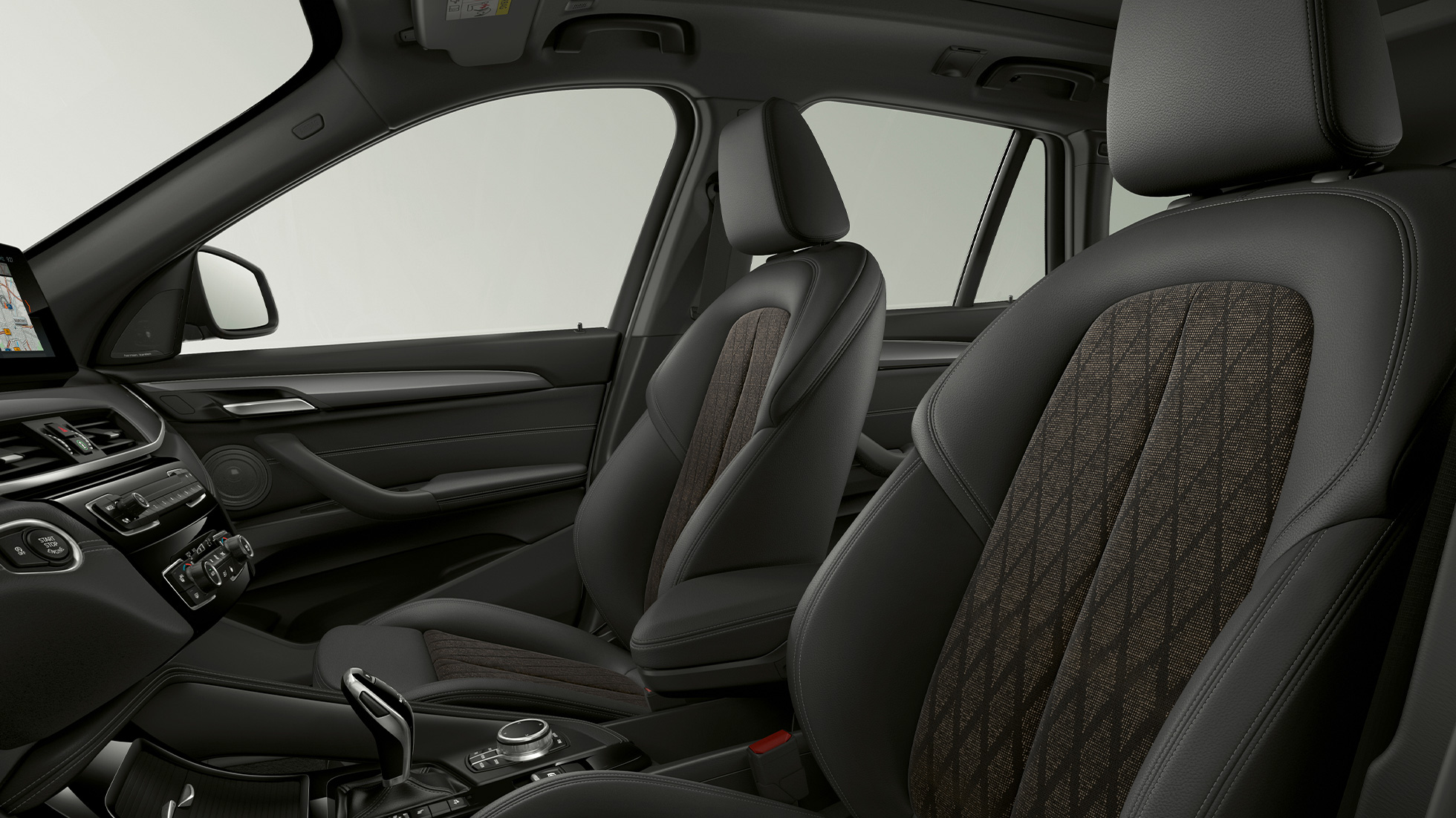 BMW X1, xLine modell, kárpit. BMW X1, xLine modell, belső tér, fókuszban a kárpit.